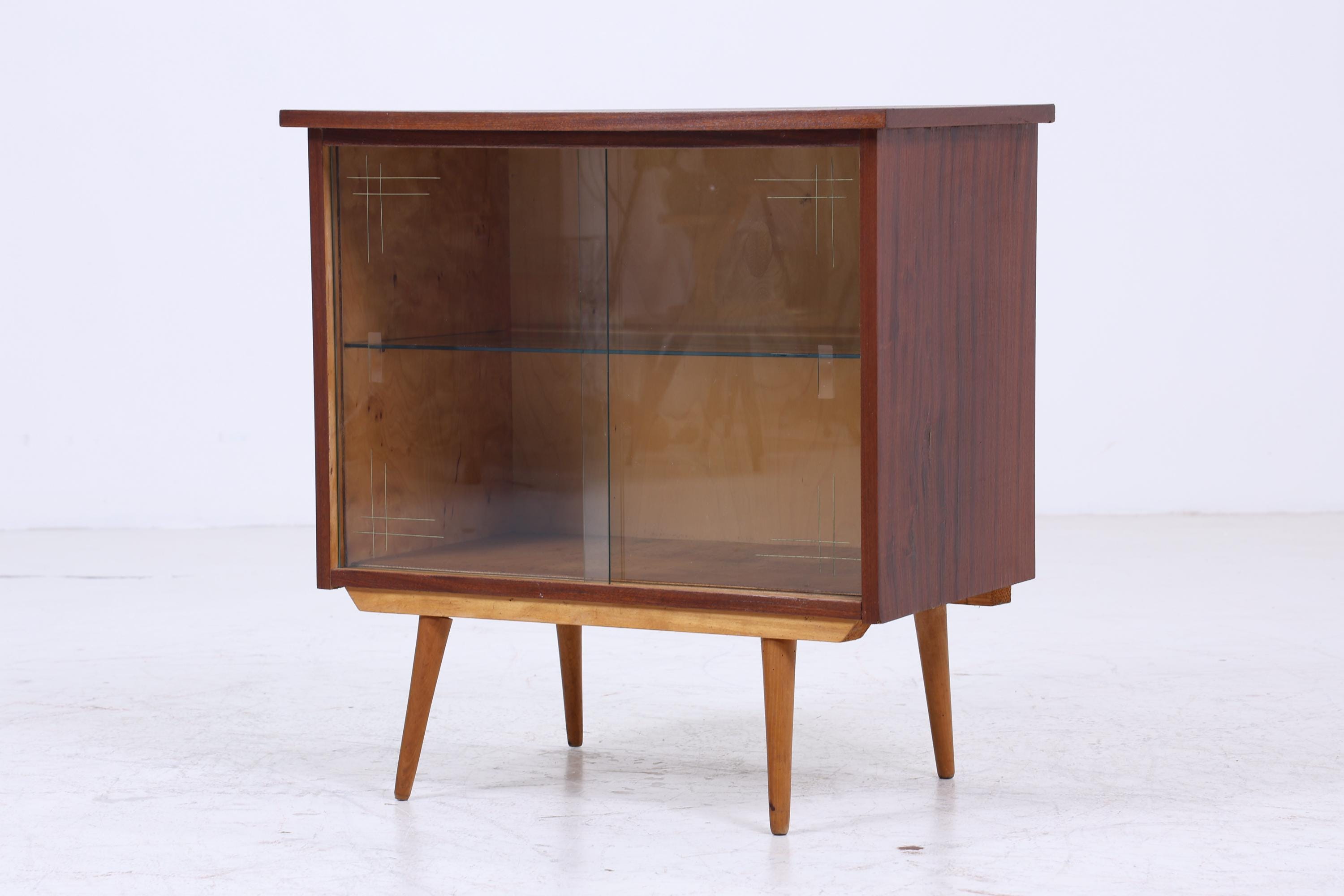 Vintage Mini Kommode mit Glastüren 60er Jahre | Mid Century Vitrine Flur Schrank | Retro 70er Holz