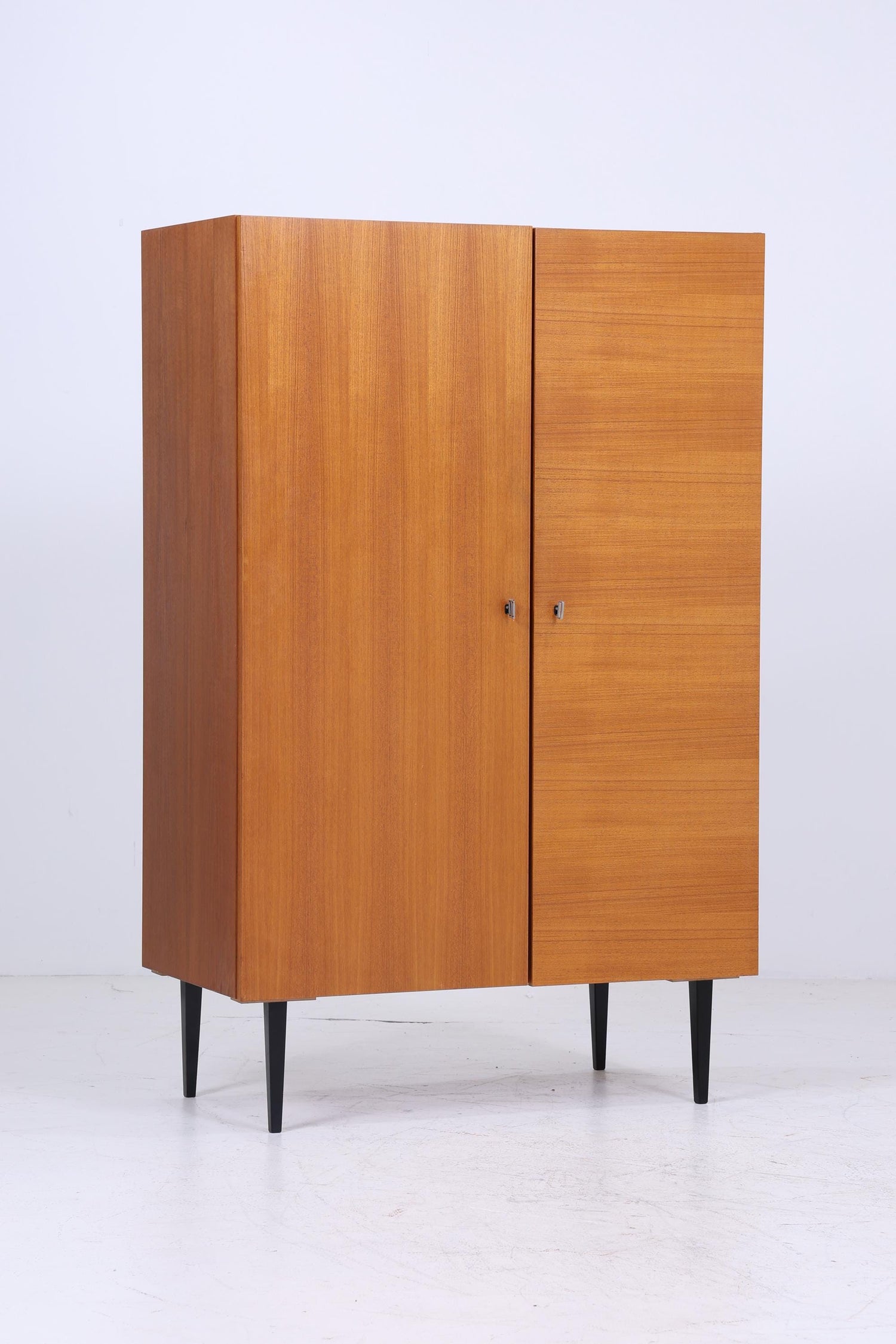 Vintage Teak Kleiderschrank | Mid Century Wäscheschrank | 60er Jahre Schrank | mit 2 Kleiderstangen
