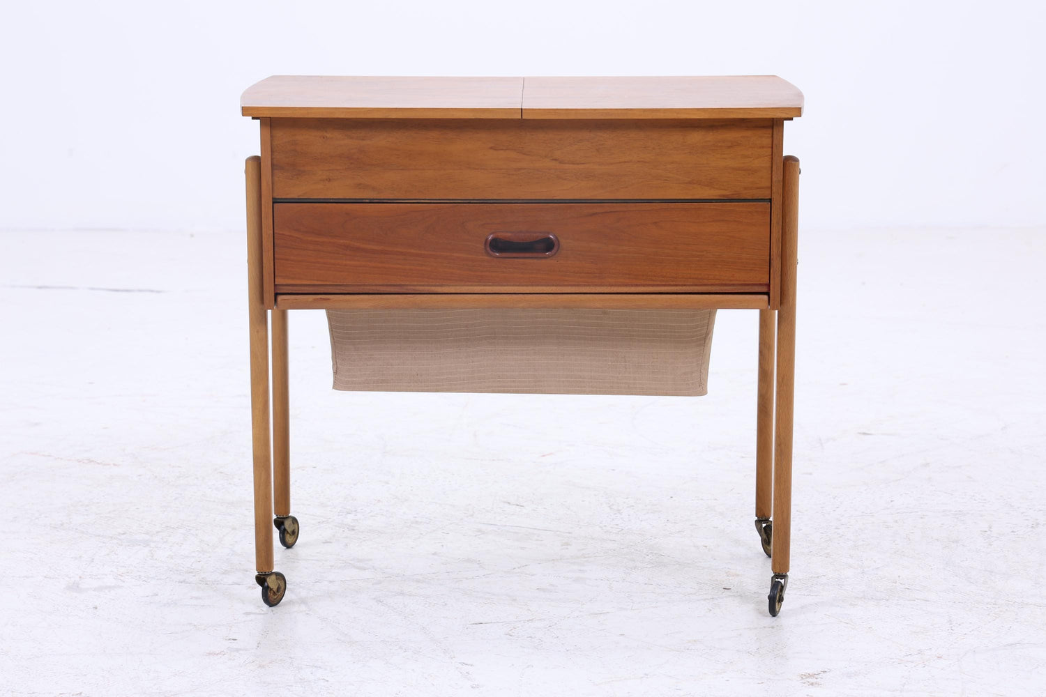 Vintage Nähkästchen mit Korb 60er Jahre  | Mid Century Holz Nähkasten auf Rollen mit Schublade Aufbewahrung