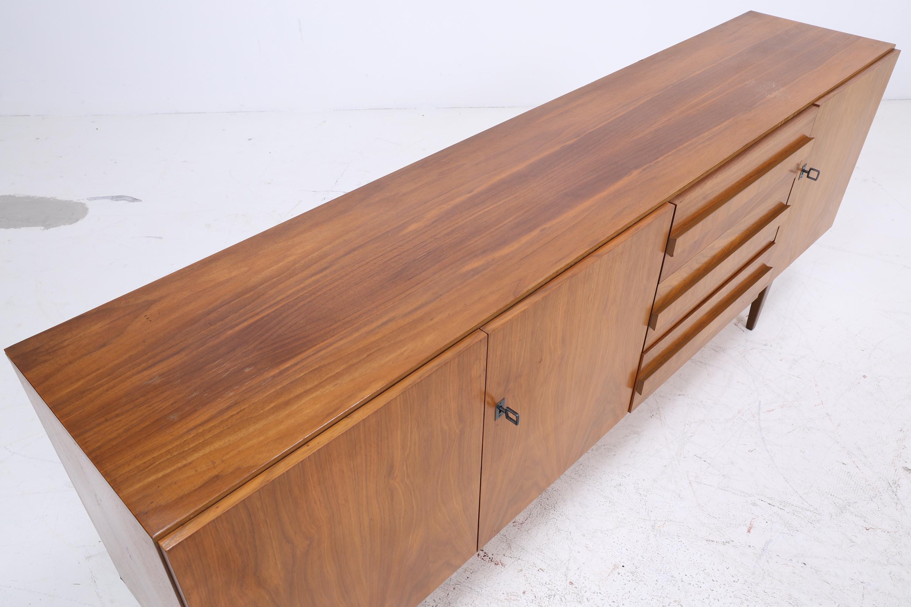 Vintage Nussbaum Sideboard 60er Jahre | Mid Century TV Board mit Schubladen &amp; Fächern Holz Aufbewahrung Anrichte