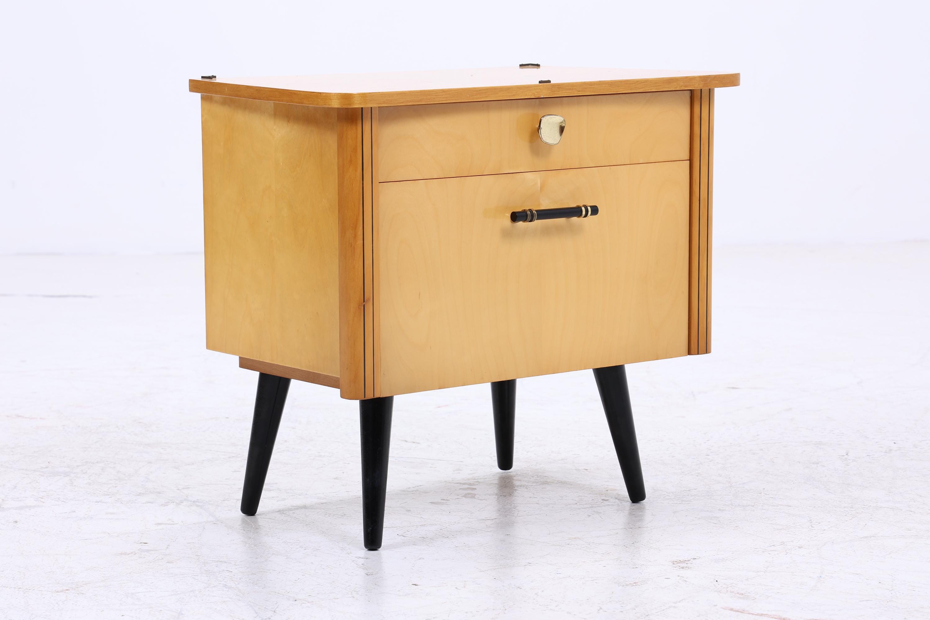 2er Set Vintage Nachttische der 60er | Mid Century Mini Kommode mit Klappe &amp; Schublade | Stilvolle Holz Aufbewahrung Schlafzimmer Beige