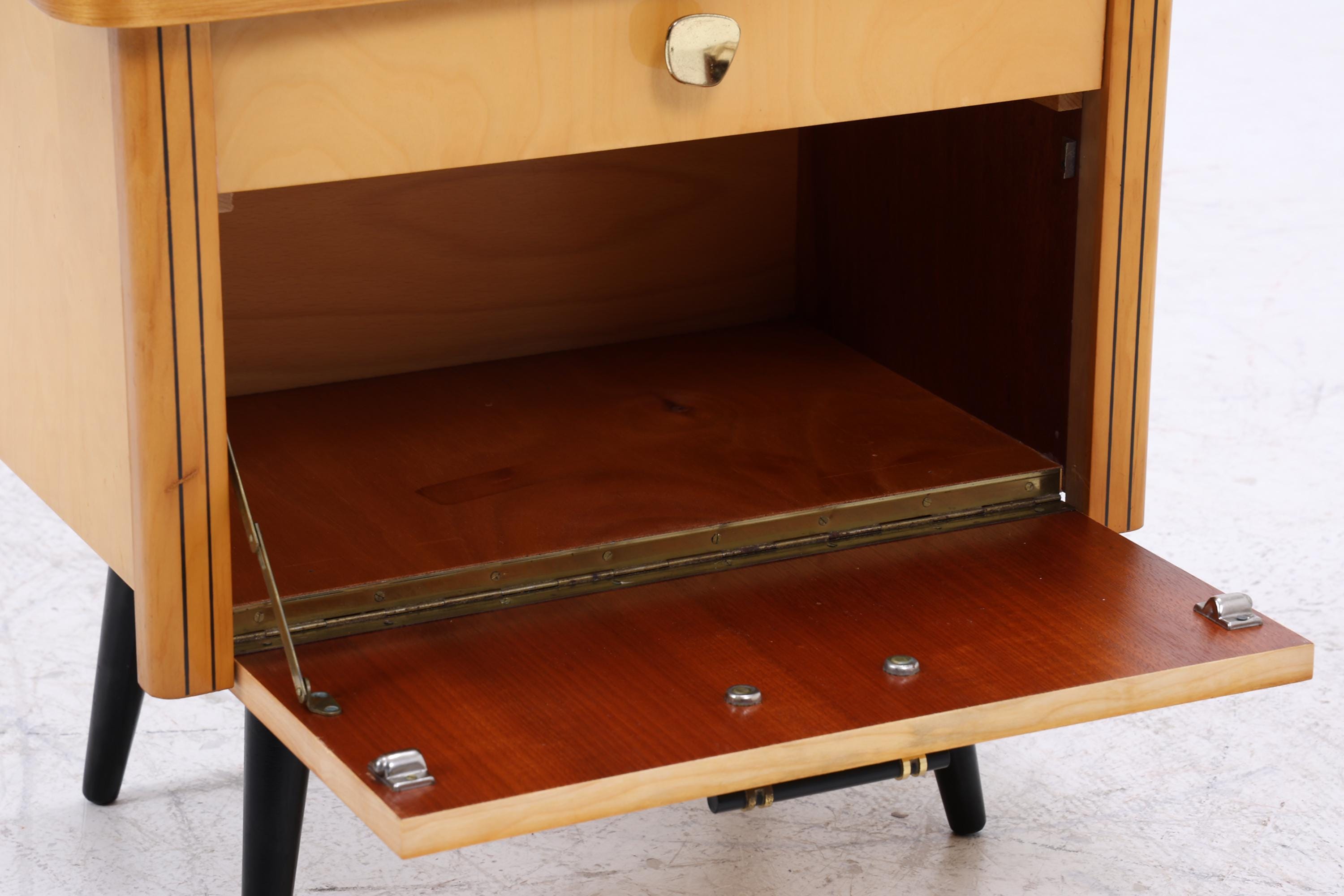 2er Set Vintage Nachttische der 60er | Mid Century Mini Kommode mit Klappe &amp; Schublade | Stilvolle Holz Aufbewahrung Schlafzimmer Beige