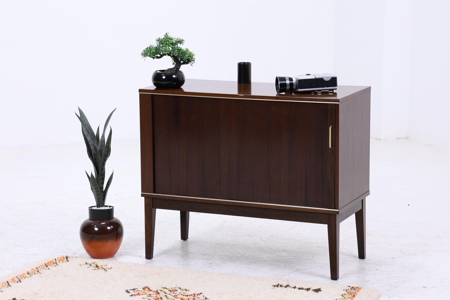 Vintage Kommode mit einer Lamellentür aus den 60er Jahren | Mid Century Schrank 60er Jahre Aufbewahrung Retro 70er Holz