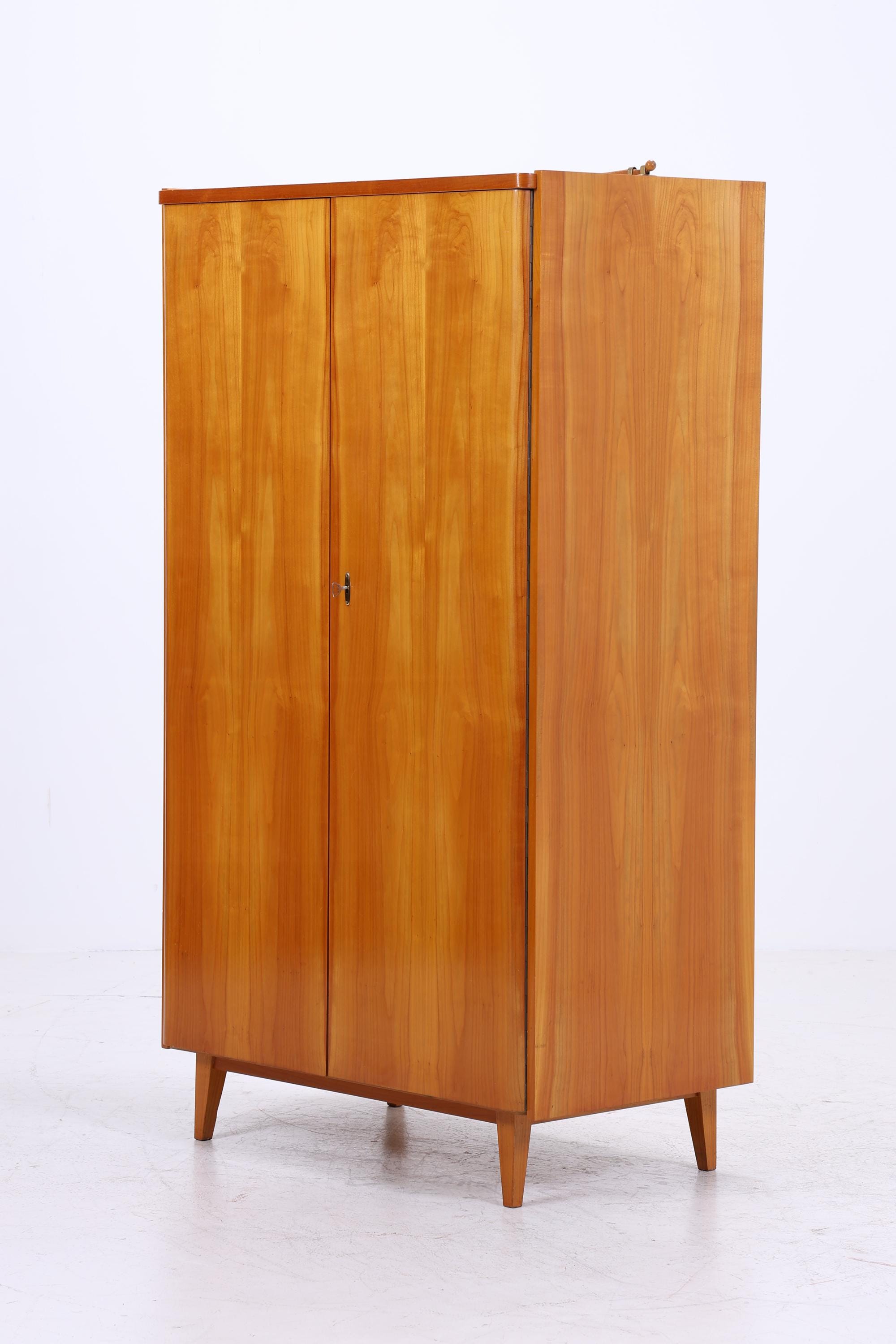 Vintage Kleiderschrank | Mid Century Hochglanz Wäscheschrank | 60er Jahre Schrank | mit Kleiderstange