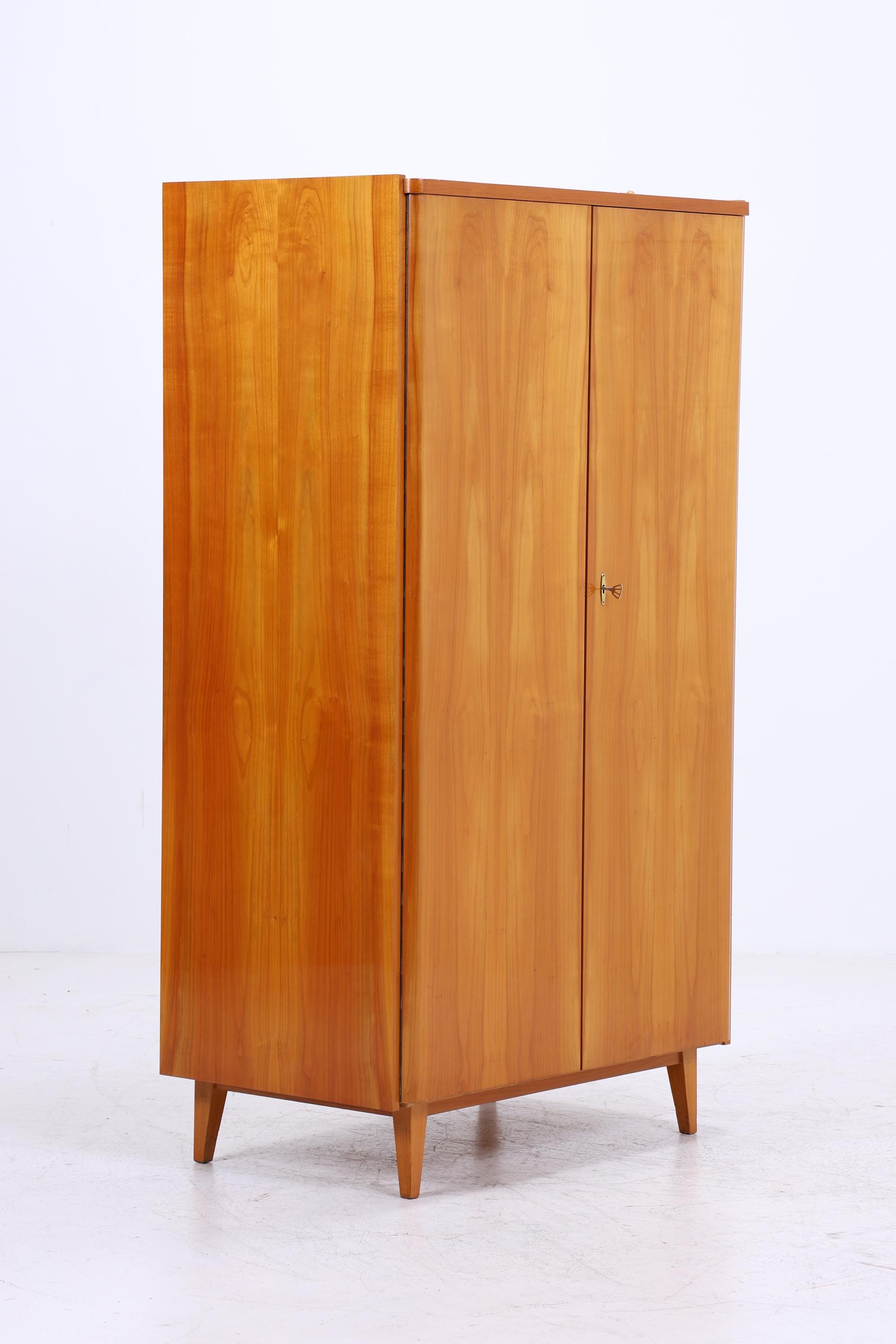 Vintage Kleiderschrank | Mid Century Hochglanz Wäscheschrank | 60er Jahre Schrank | mit Kleiderstange