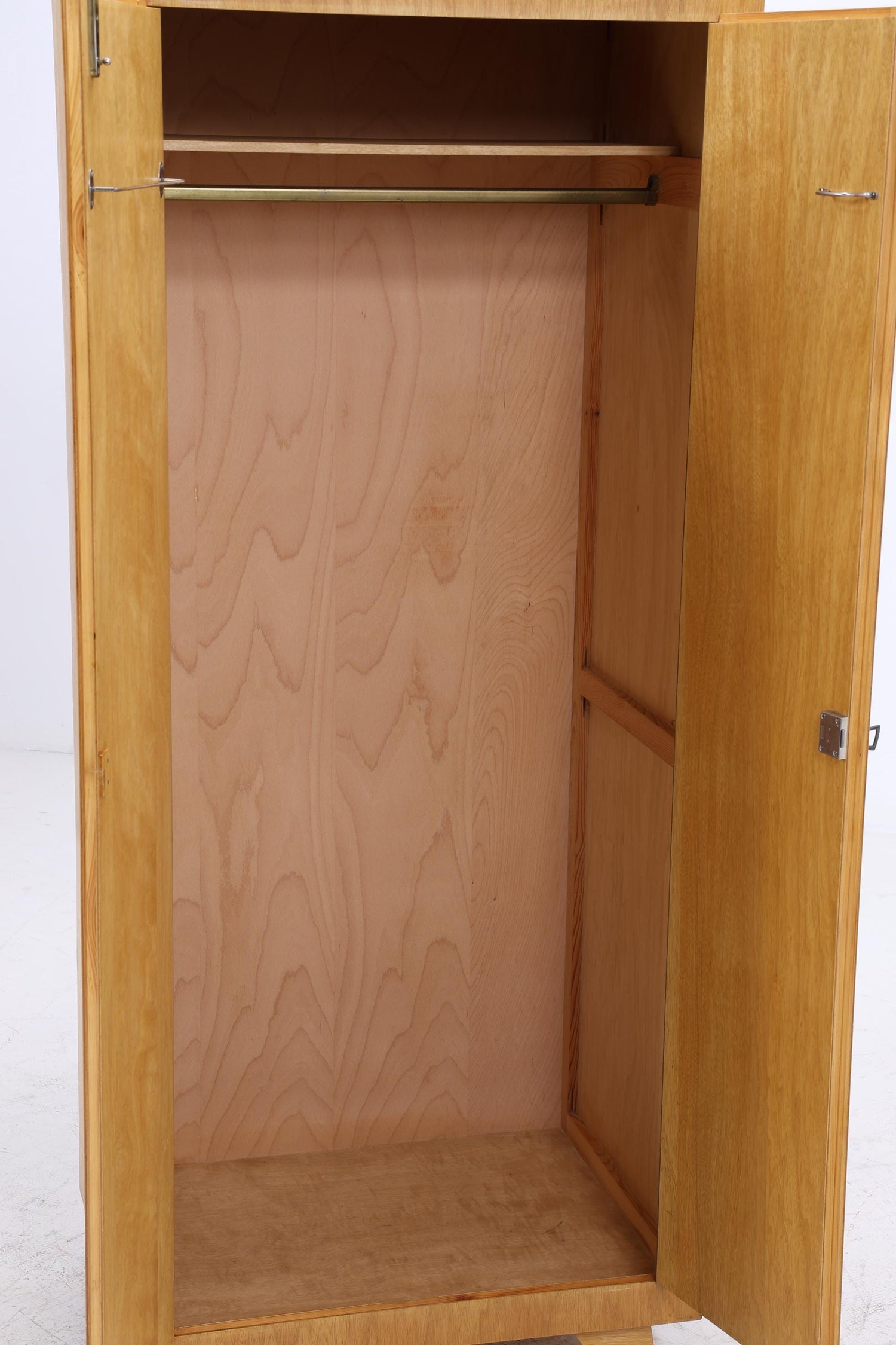 Schmaler Vintage Kleiderschrank | Mid Century Wäscheschrank | 60er Jahre Schrank | mit 1 Kleiderstange