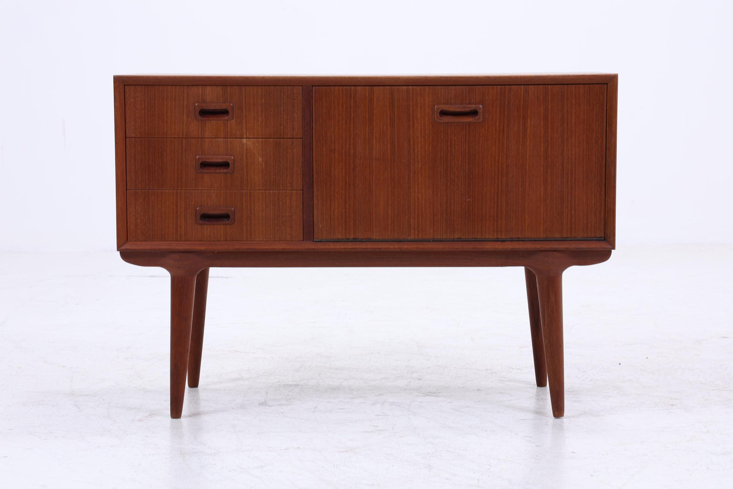 Kleine Vintage Teak Schubladen Kommode von Omann Jun | Mid Century Danish Design Lowboard Holz Aufbewahrung 60er Jahre Schrank