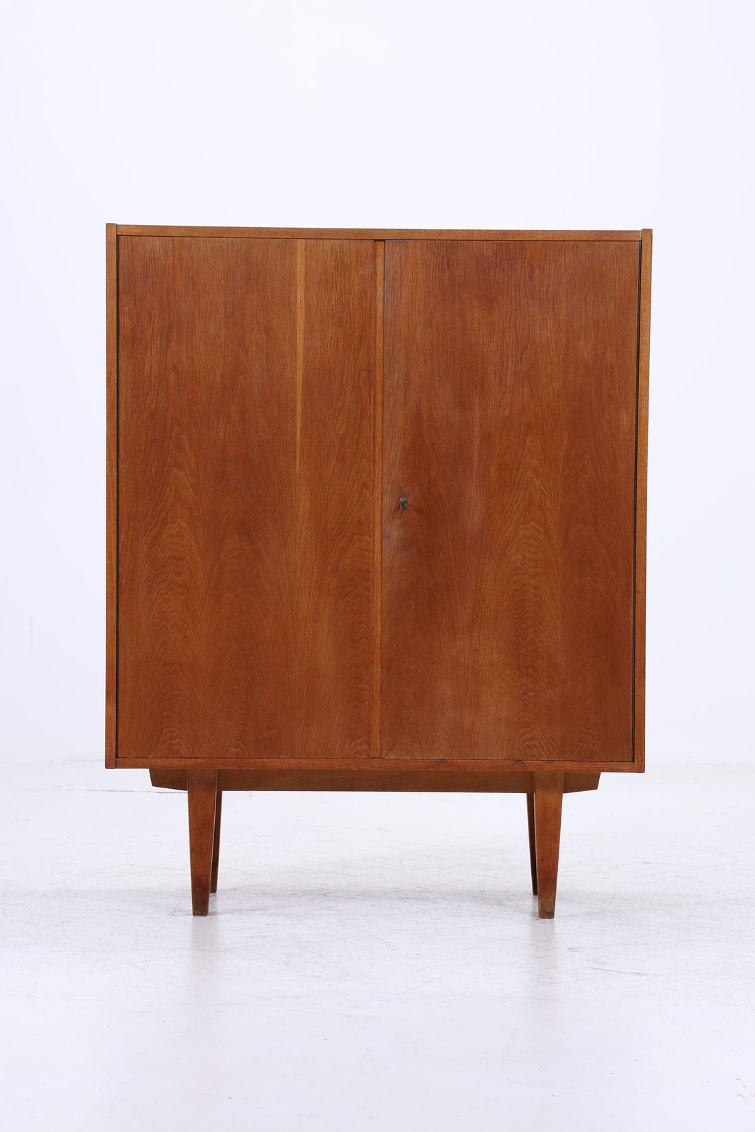 Hellerau Wäscheschrank 602/B aus den 60er Jahren | Mid Century Kleiderschrank Vorratsschrank Vintage Fächerschrank Retro 70er
