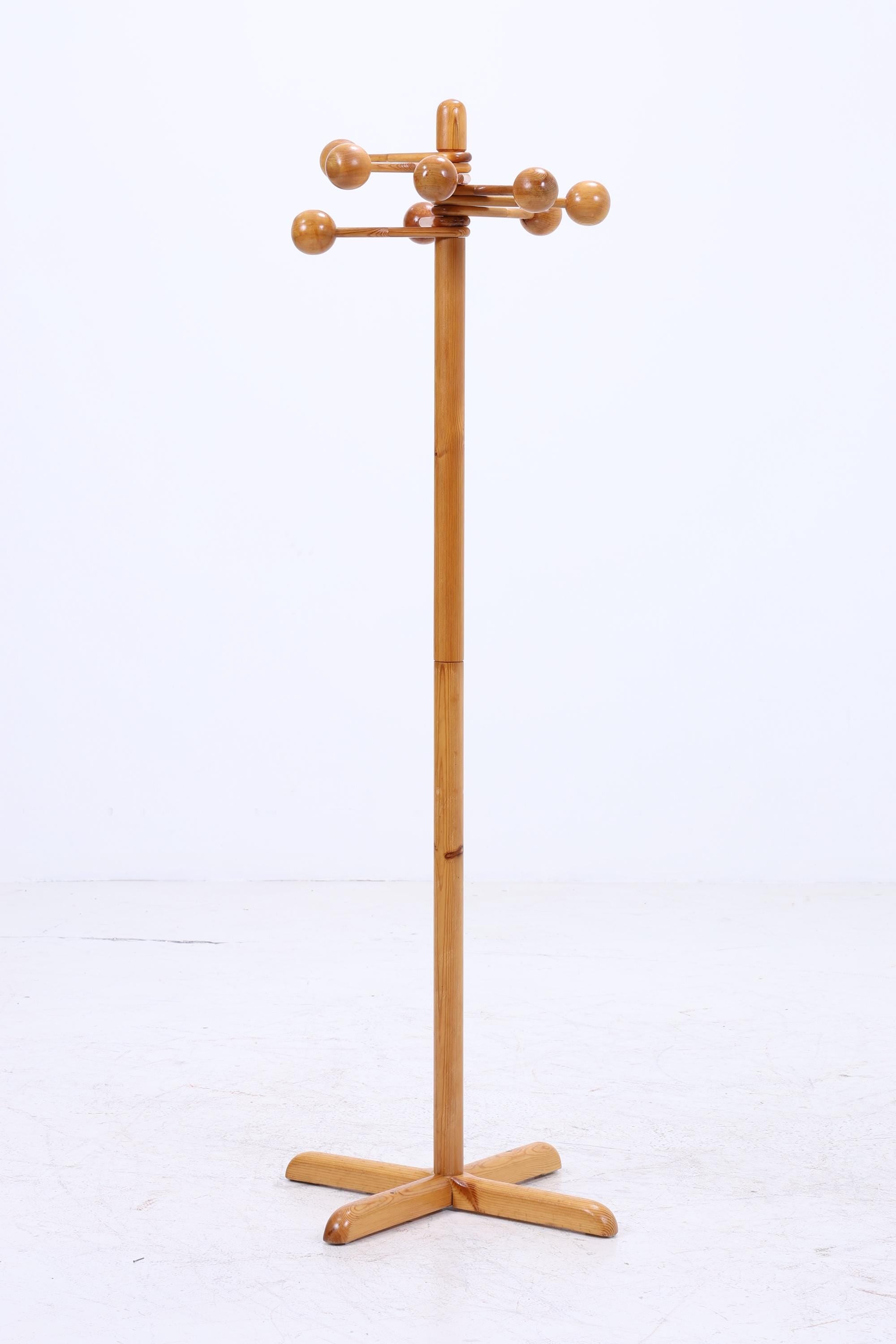 Vintage Rainer Daumiller Garderobe aus Kiefernholz mit drehbaren kugelförmigen Haken | Mid Century Design Kleiderständer Retro 60er