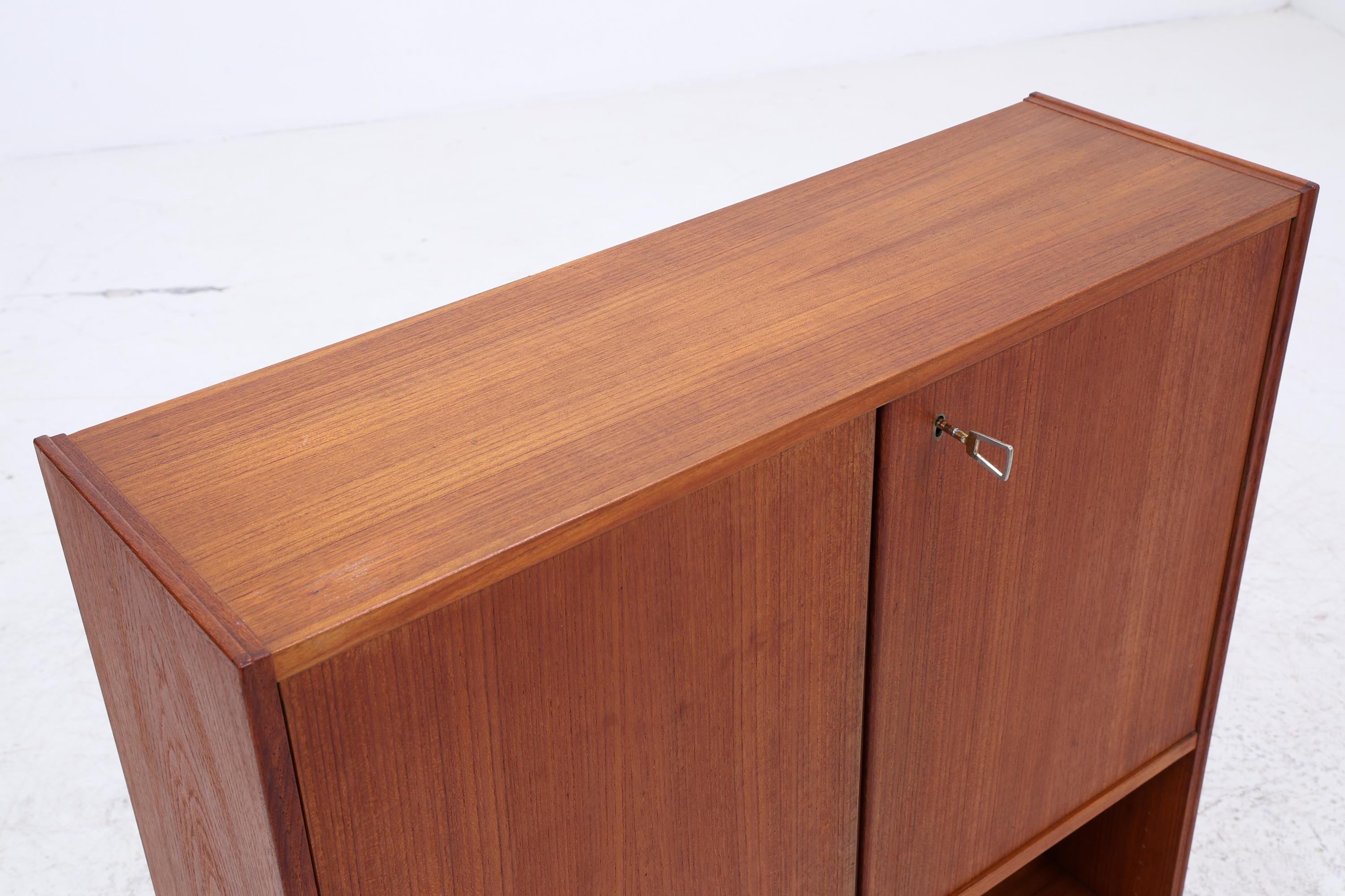 Kleines Vintage Teak Regal | Mid Century Schrank | 60er Retro Holz Aufbewahrung