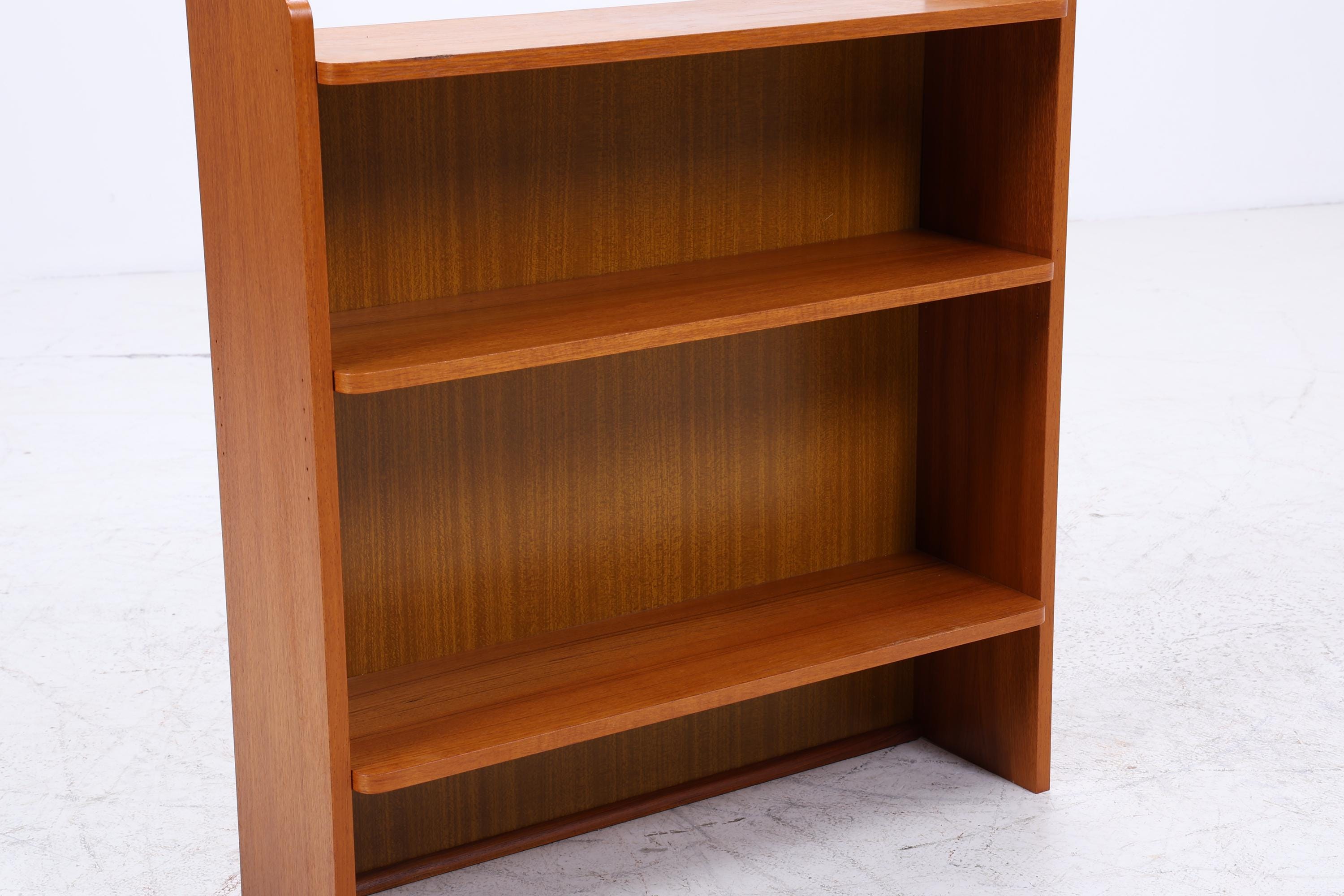 Kleines Vintage Teak Bücherregal | Mid Century Regal | 60er Retro Holz Aufbewahrung