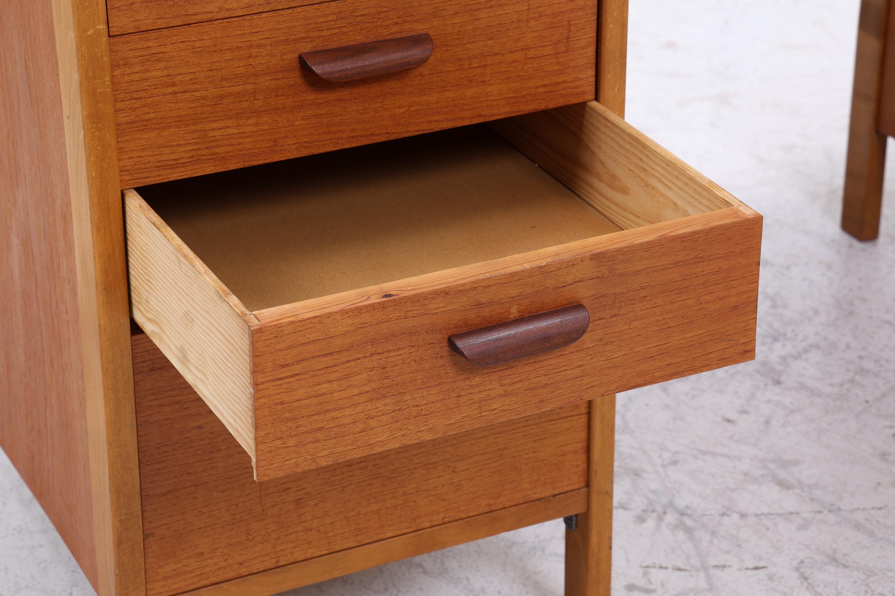 Vintage Teak Schreibtisch aus den 60ern | Mid Century Schubladen Arbeitstisch Bürotisch Tisch Retro Holz