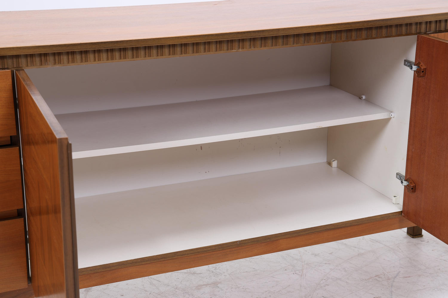 Vintage Nussbaum Sideboard 60er Jahre | Mid Century Anrichte mit Schubladen &amp; Fächern und Schachmuster Retro Holz Aufbewahrung