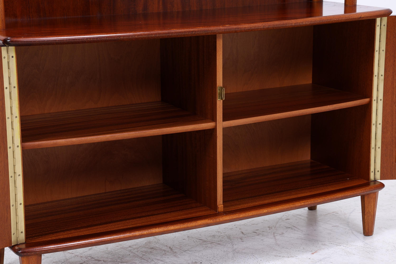 Vintage Mahagoni Schrank von Nya Eftr. für Ehrlin Möbel Ab | Mid Century Regalschrank  Holz Retro Aufbewahrung