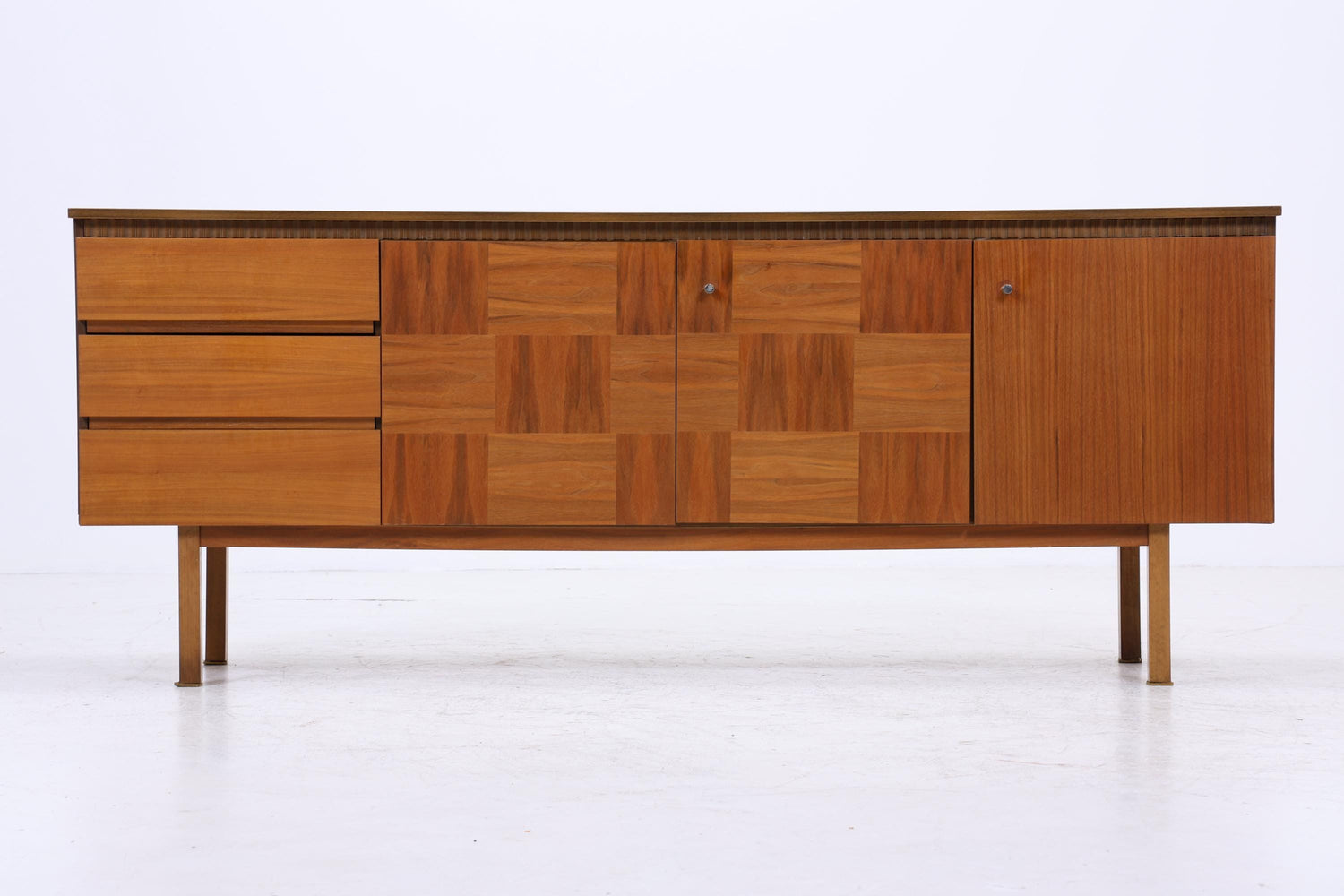 Vintage Nussbaum Sideboard 60er Jahre | Mid Century Anrichte mit Schubladen &amp; Fächern und Schachmuster Retro Holz Aufbewahrung