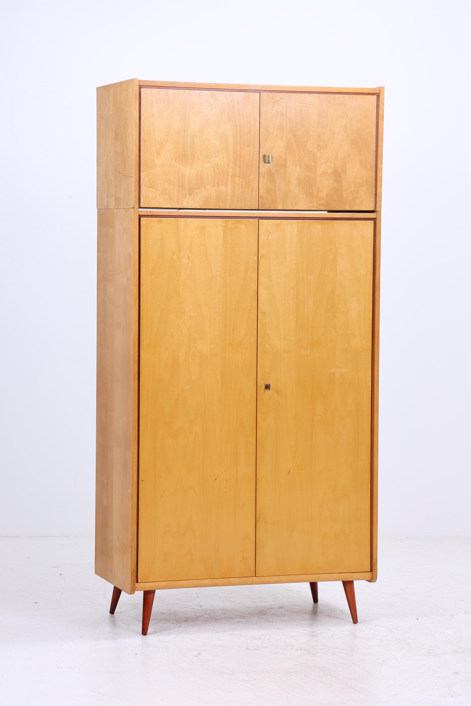 Wunderschöner Vintage Kleiderschrank | Mid Century Birke Wäscheschrank | 60er Jahre Schrank | mit Kleiderstange &amp; Fächern