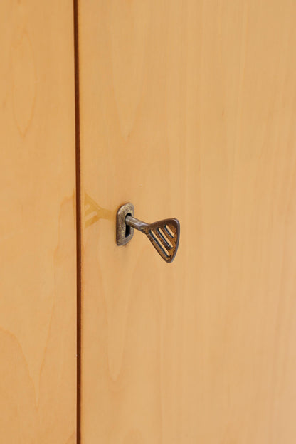 Wunderschöner Vintage Kleiderschrank | Mid Century Birke Wäscheschrank | 60er Jahre Schrank | mit Kleiderstange &amp; Fächern