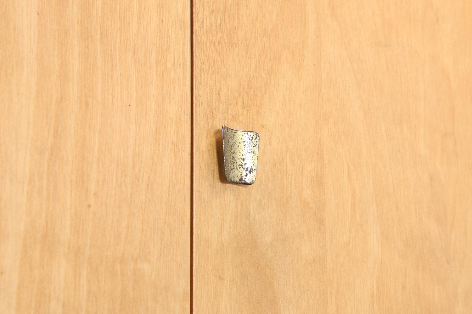 Wunderschöner Vintage Kleiderschrank | Mid Century Birke Wäscheschrank | 60er Jahre Schrank | mit Kleiderstange &amp; Fächern