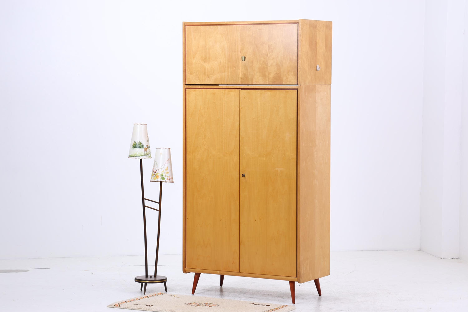 Wunderschöner Vintage Kleiderschrank | Mid Century Birke Wäscheschrank | 60er Jahre Schrank | mit Kleiderstange &amp; Fächern