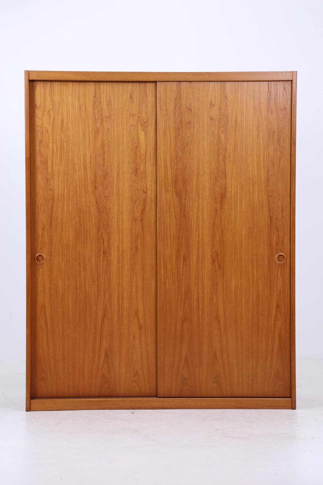 XXL Vintage Teak Kleiderschrank | Mid Century Wäscheschrank | 60er Jahre Schrank | mit 2 Kleiderstangen