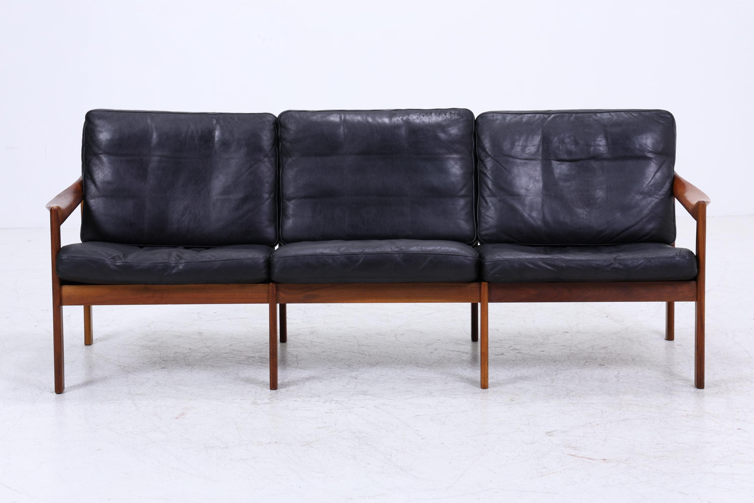 Mid Century Ledersofa von Illum Wikkelsø für Niels Eilersen / Musterring | Teak Sofa 60er Jahre