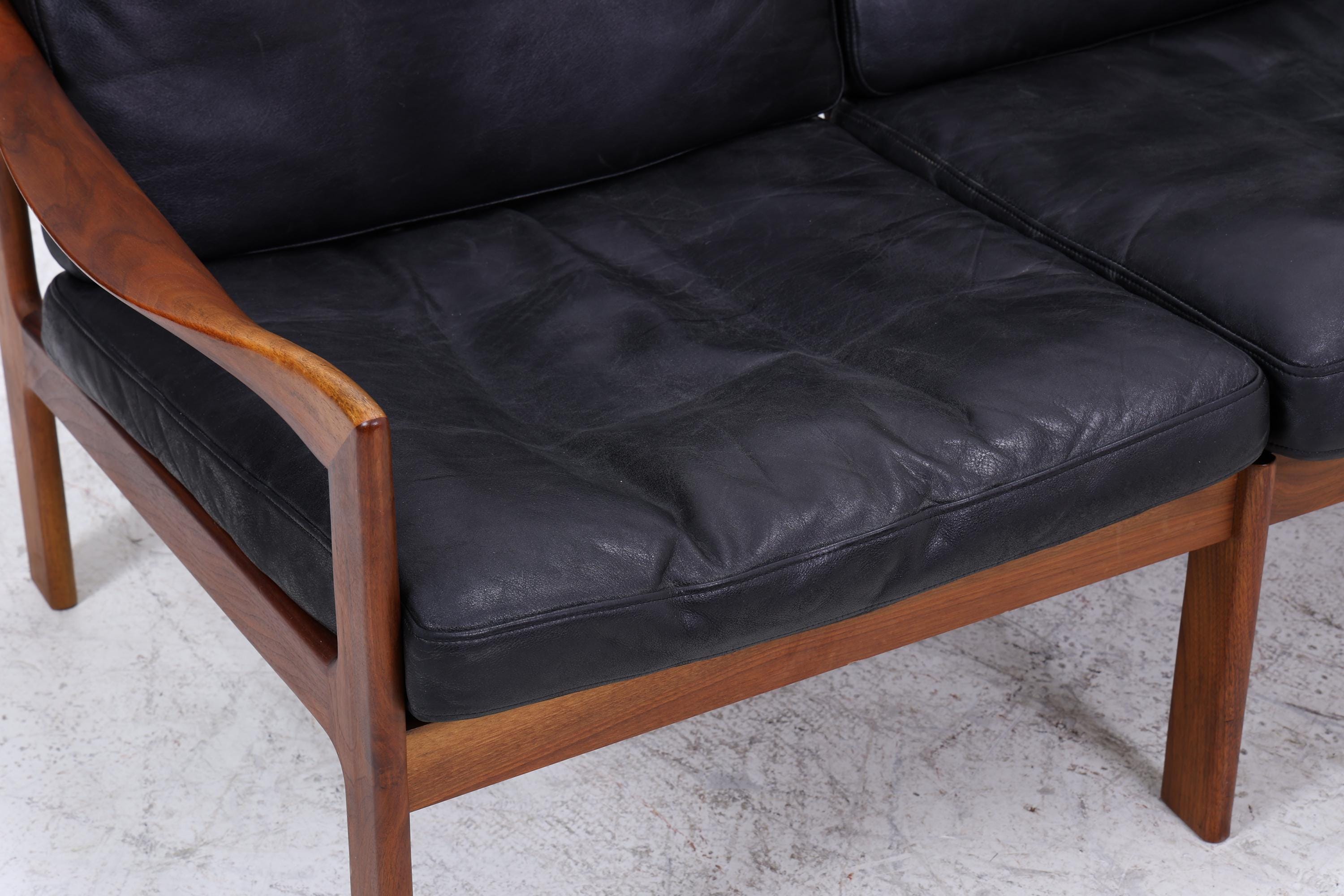 Mid Century Ledersofa von Illum Wikkelsø für Niels Eilersen / Musterring | Teak Sofa 60er Jahre