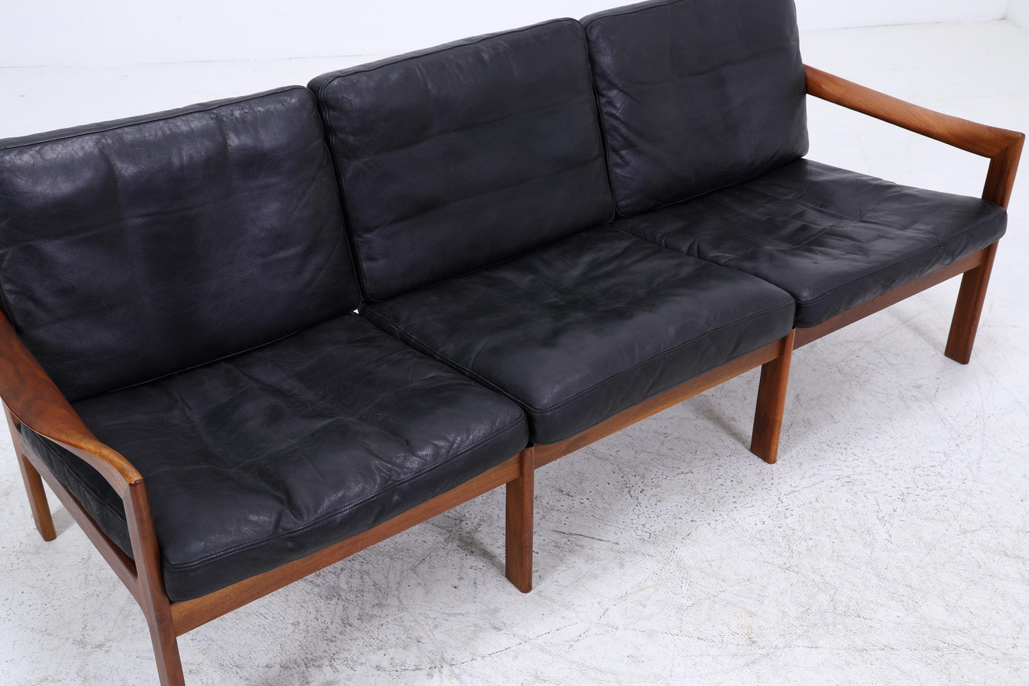 Mid Century Ledersofa von Illum Wikkelsø für Niels Eilersen / Musterring | Teak Sofa 60er Jahre