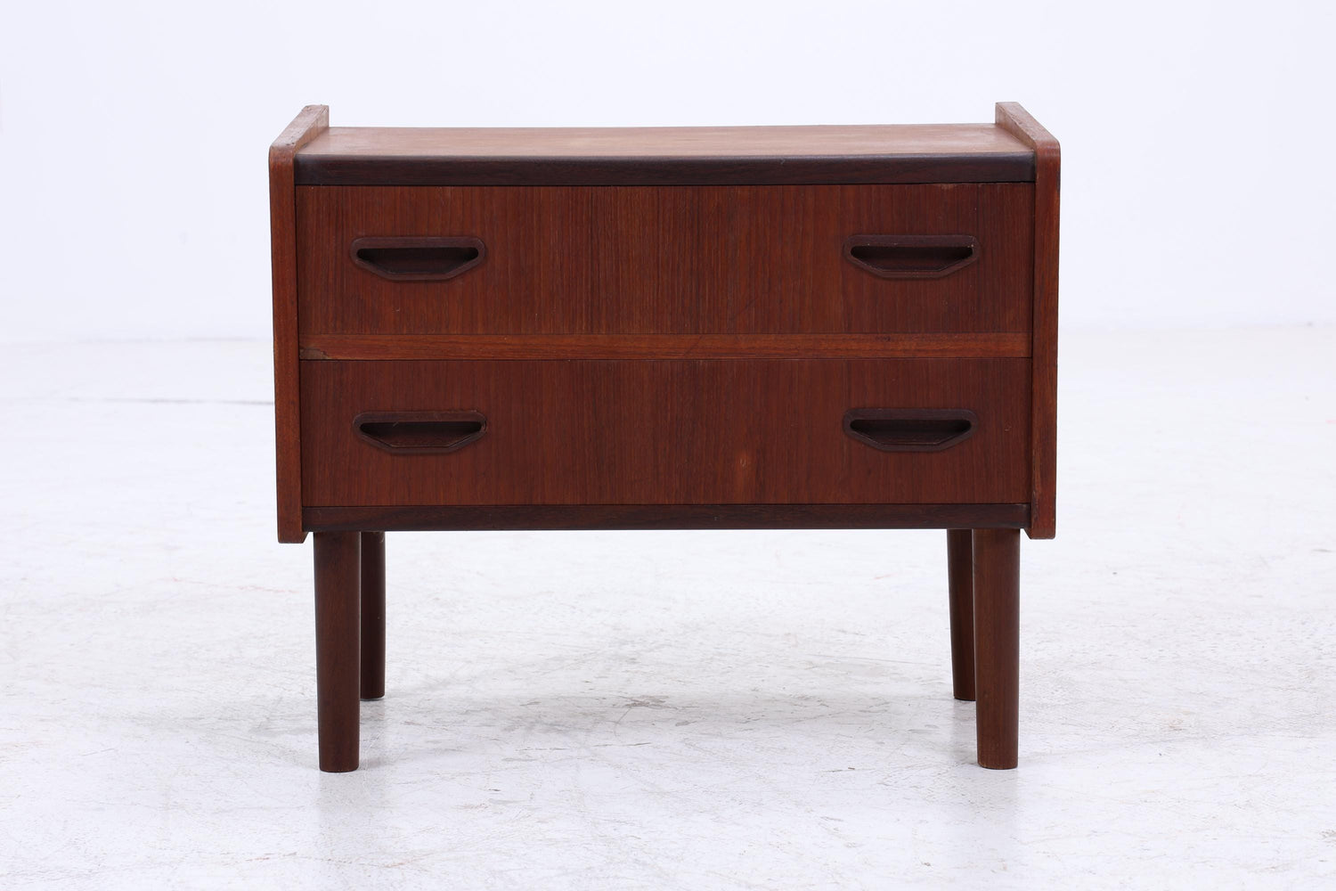 Vintage Teak Mini Kommode 60er Jahre | Danish Design Mid Century Holz Nachttisch mit Schubladen Aufbewahrung