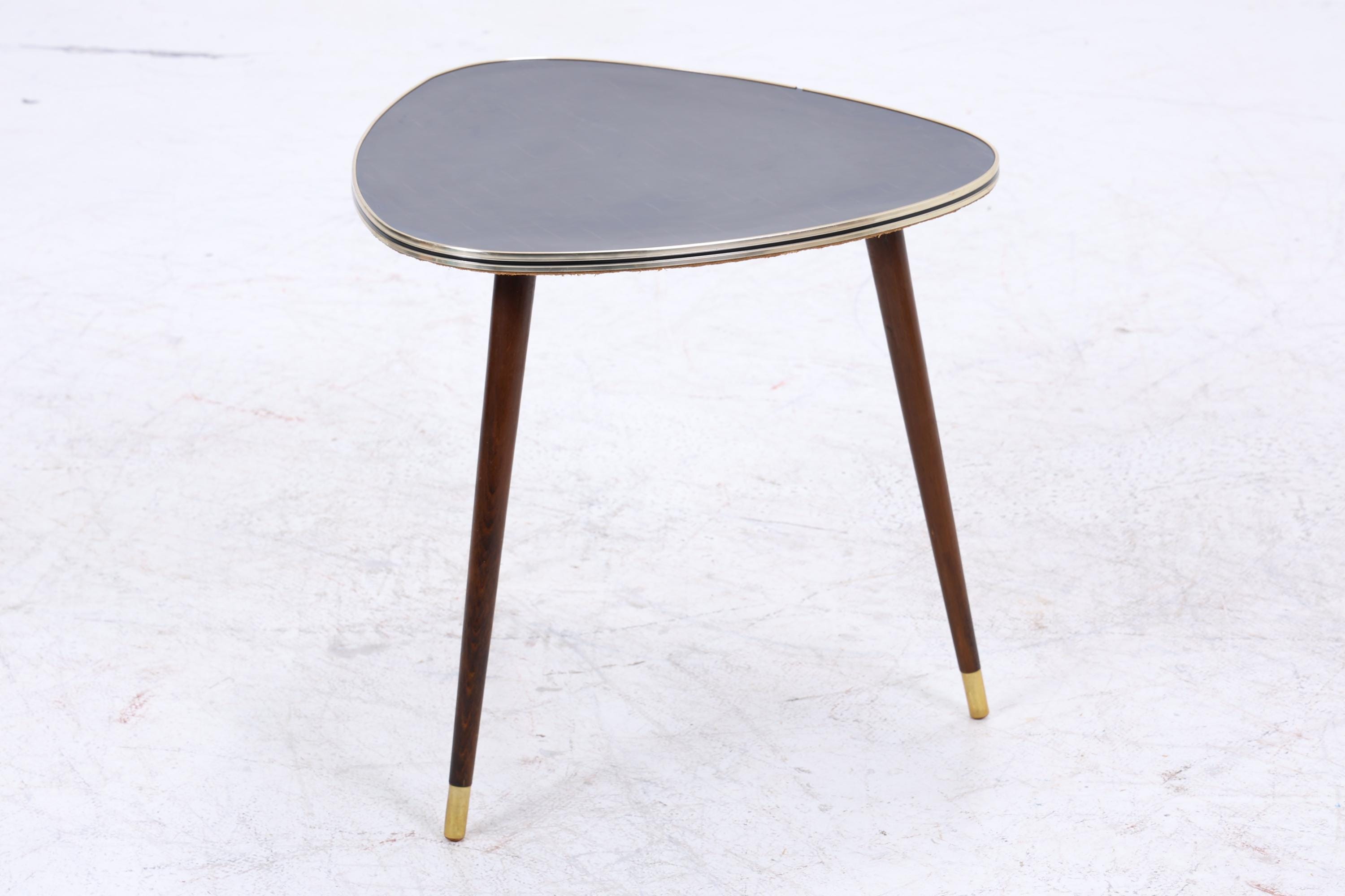 Vintage Beistelltisch in Nierenform – Schwarz verzierte Tischplatte | Mid Century Design