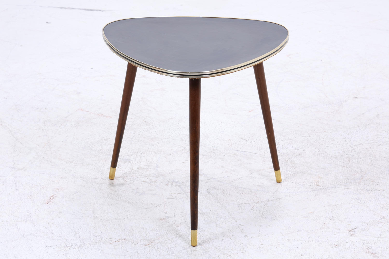 Vintage Beistelltisch in Nierenform – Schwarz verzierte Tischplatte | Mid Century Design