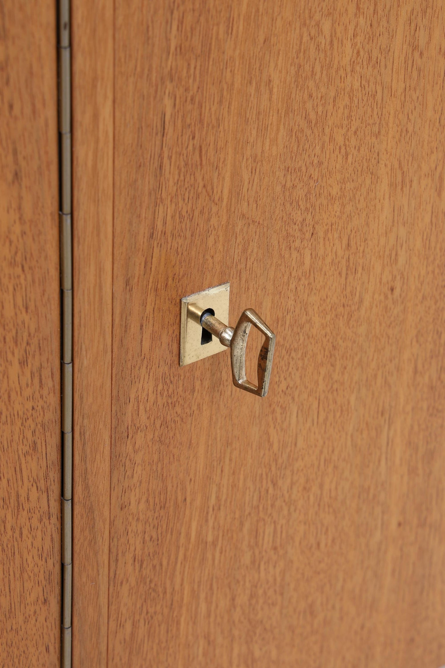 Vintage Sideboard aus Nussbaum | Mid Century Lowboard mit Schubladen &amp; Türen | 60er Jahre Design