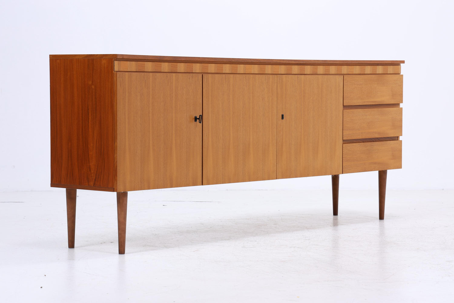 Vintage Teak Sideboard 60er Jahre | Mid Century Scandinavian Anrichte mit Schubladen &amp; Schiebetüren Holz Aufbewahrung