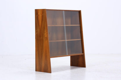 Kleines Vintage Nussbaum Bücherregal | Mid Century Vitrine | 60er Retro Holz Aufbewahrung