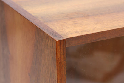 Kleines Vintage Nussbaum Bücherregal | Mid Century Vitrine | 60er Retro Holz Aufbewahrung