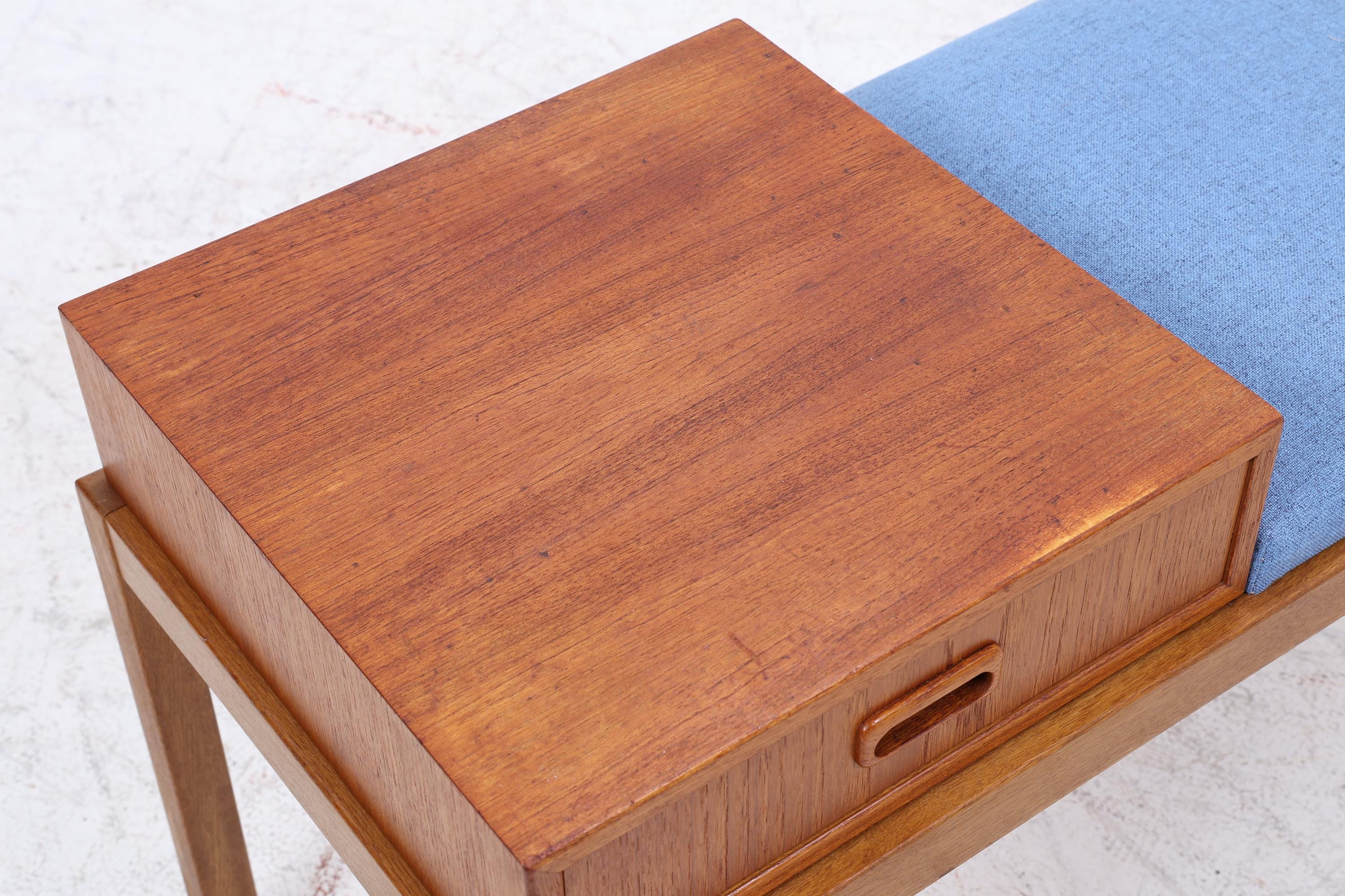 Mid Century Teak Telefonbank mit Schublade &amp; Sitzpolster | Vintage Flur Bank Blau | 60er Design Sitzbank