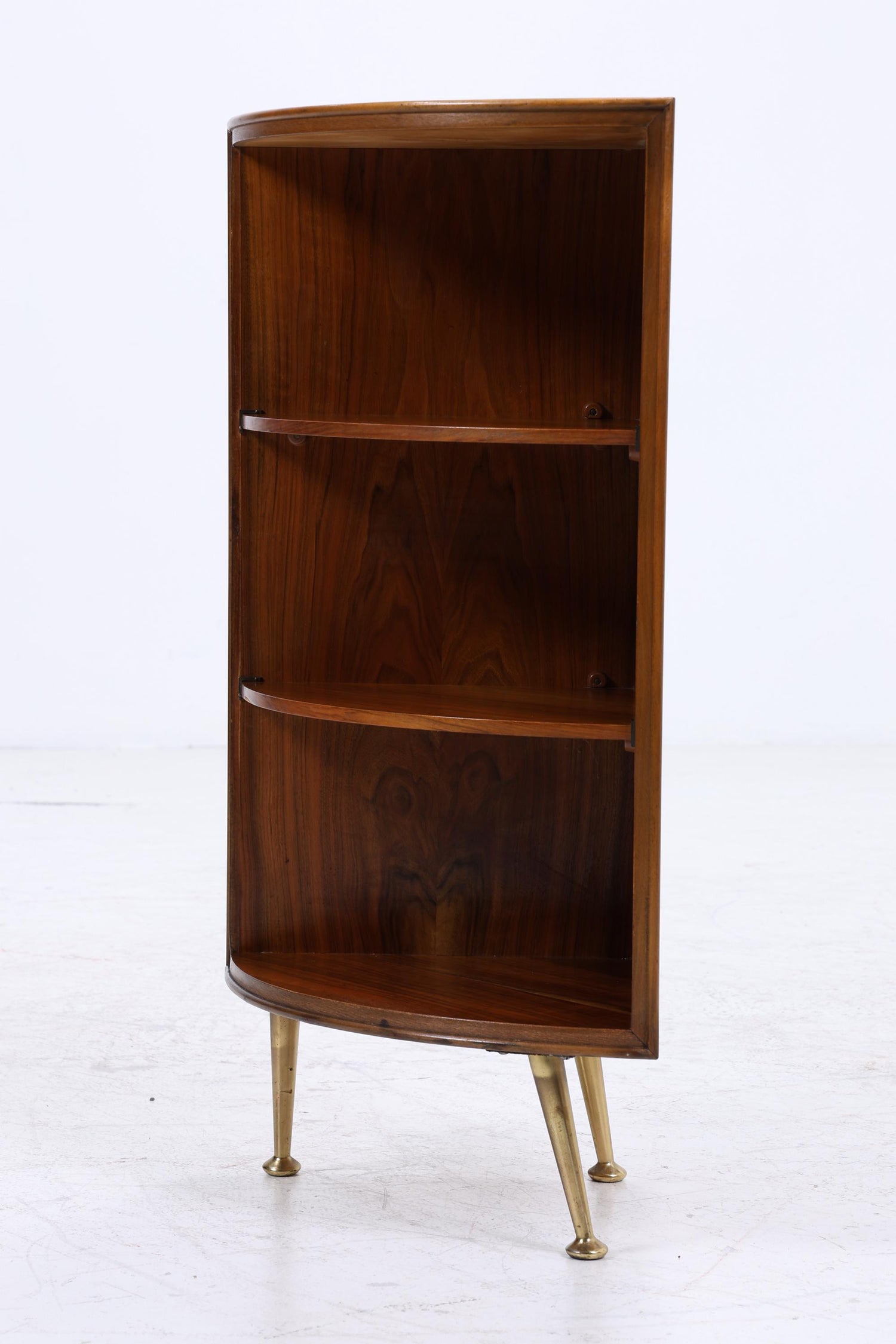 Mid Century Eckregal aus Holz mit Messingfüßen | Vintage Regal 60er Jahre