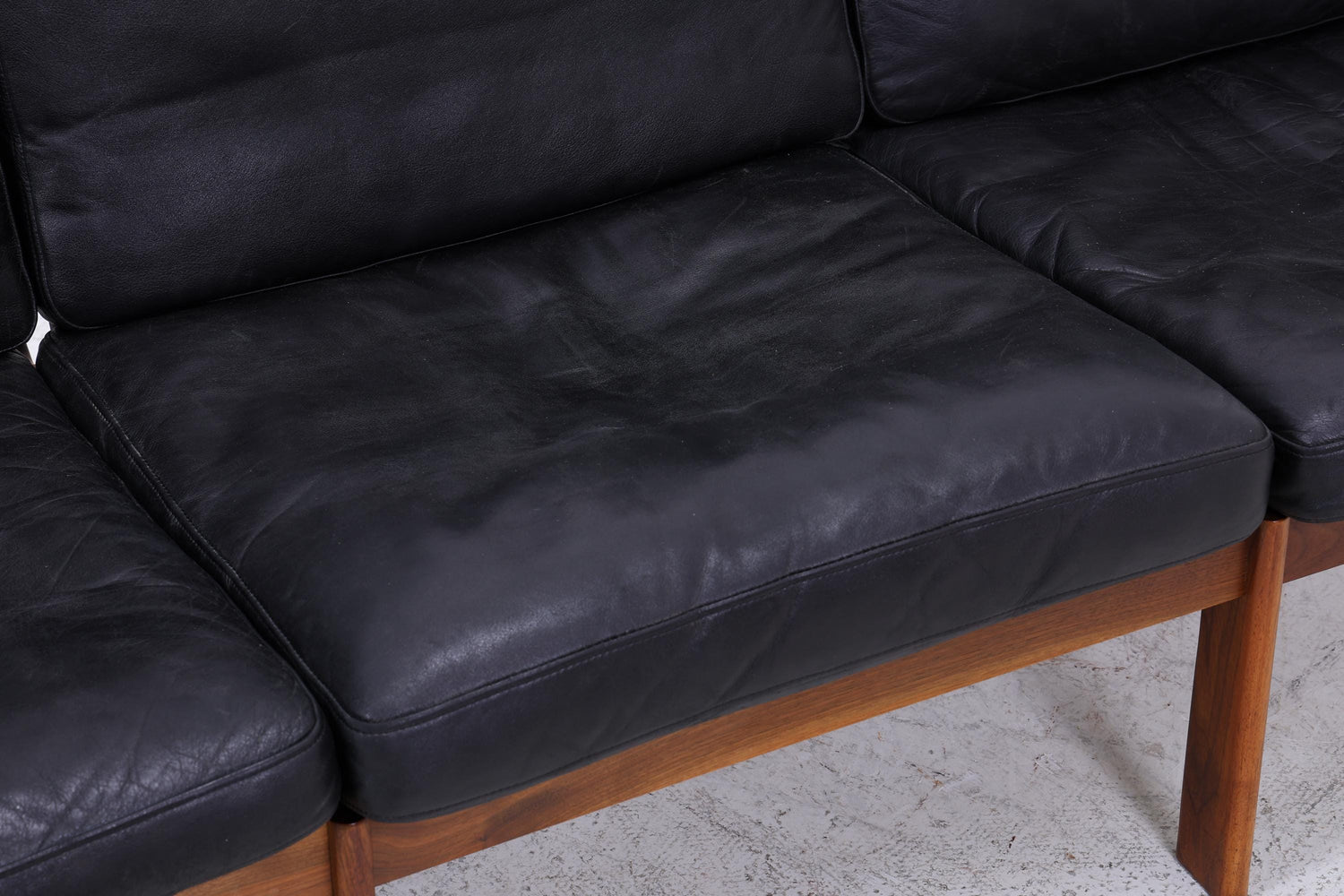 Mid Century Ledersofa von Illum Wikkelsø für Niels Eilersen / Musterring | Teak Sofa 60er Jahre