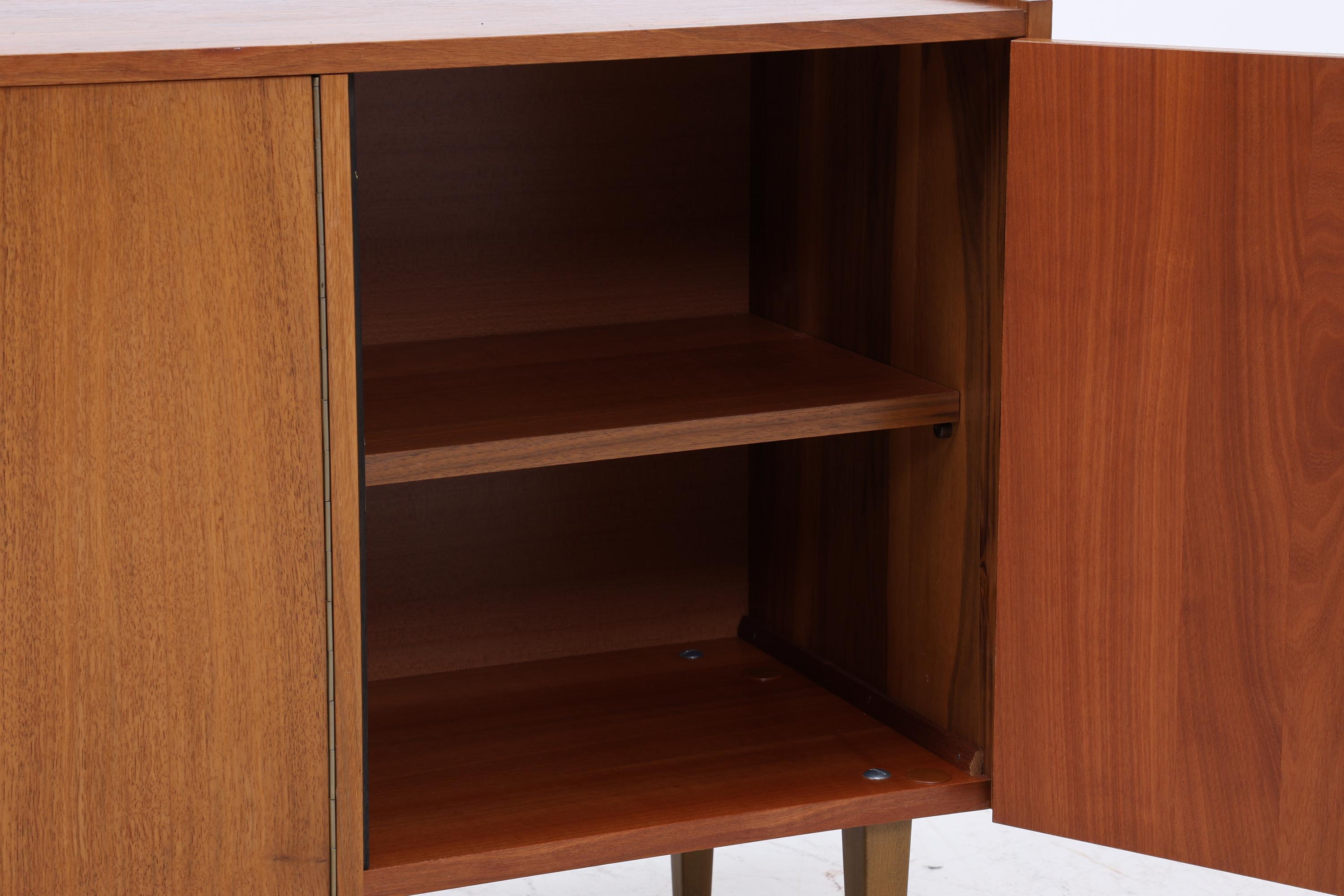 Vintage Sideboard aus Nussbaum | Mid Century Lowboard mit Schubladen &amp; Türen | 60er Jahre Design