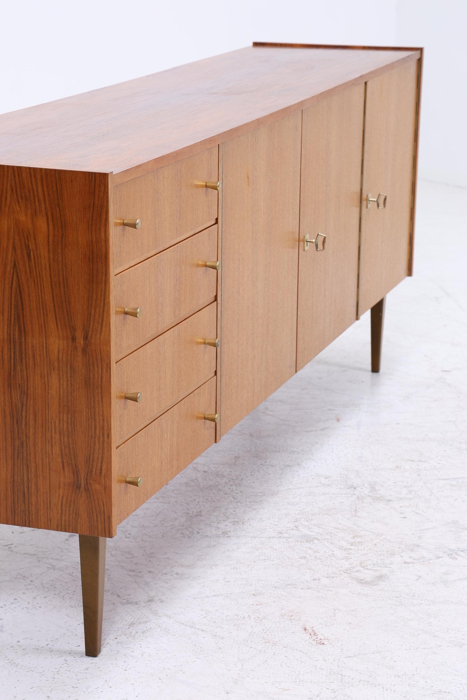 Vintage Sideboard aus Nussbaum | Mid Century Lowboard mit Schubladen &amp; Türen | 60er Jahre Design