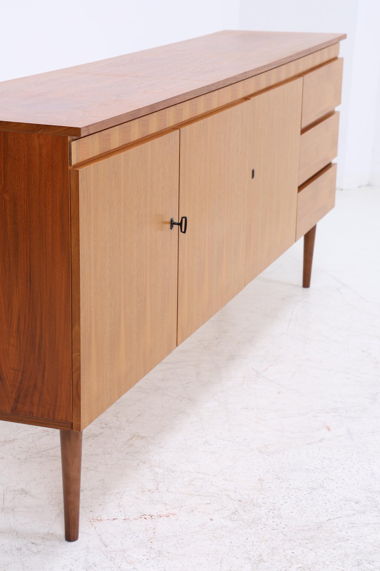 Vintage Teak Sideboard 60er Jahre | Mid Century Scandinavian Anrichte mit Schubladen &amp; Schiebetüren Holz Aufbewahrung