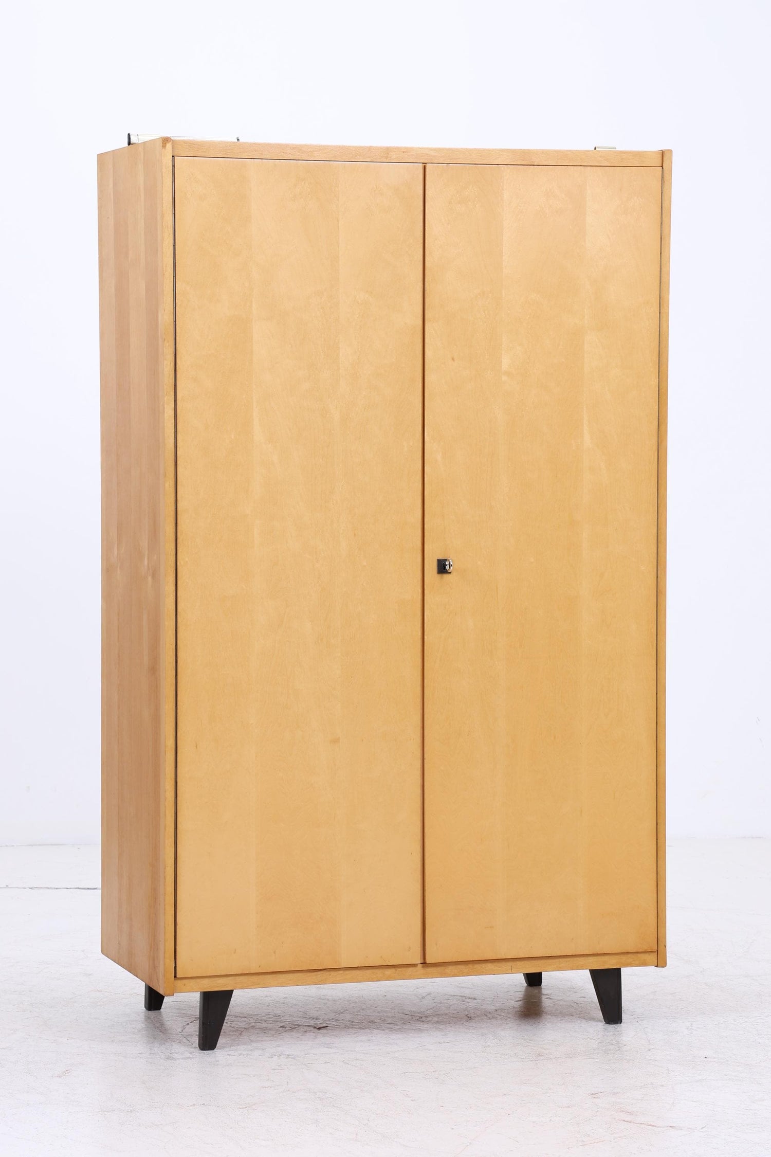 Vintage Kleiderschrank | Mid Century Wäscheschrank 2-türig | Kleiderstange &amp; Fächer | ausziehbare Kleiderstange
