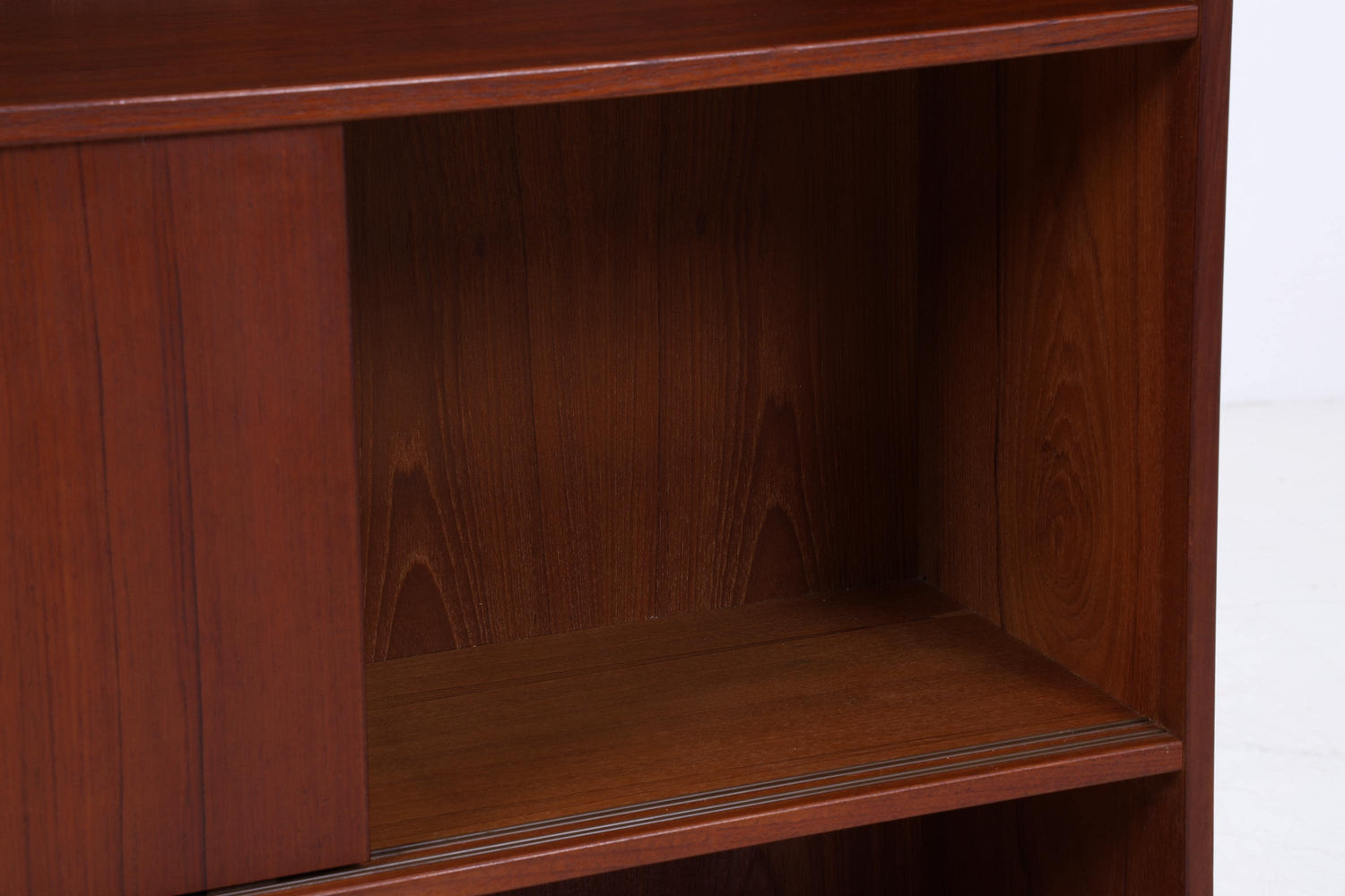 Vintage Teak Regal mit Schiebetüren | Mid Century Regal 60er Jahre | Bücherregal Holz