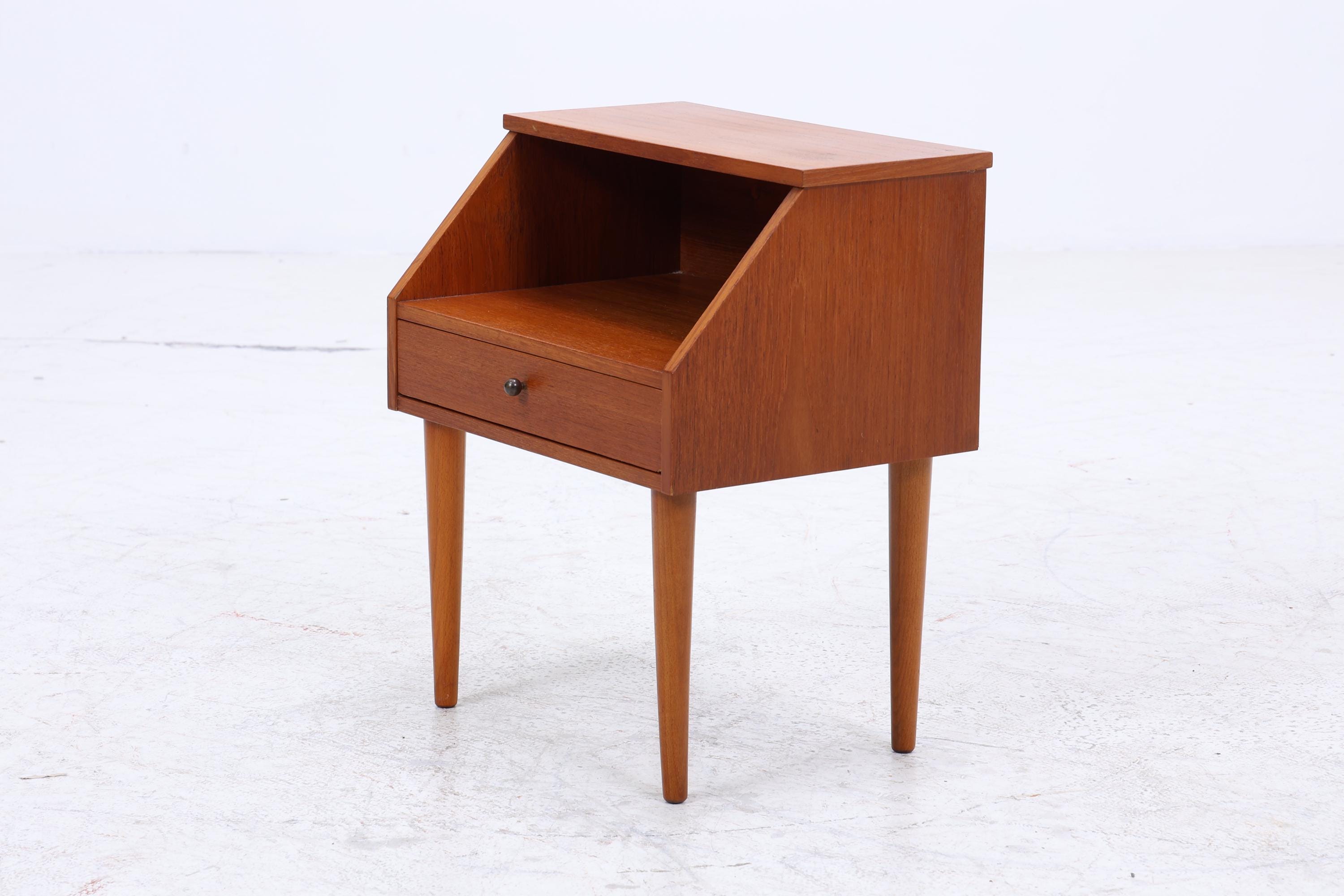 Vintage Teak Mini Kommode 60er Jahre | Danish Design Mid Century Holz Nachttisch mit Schubladen Aufbewahrung