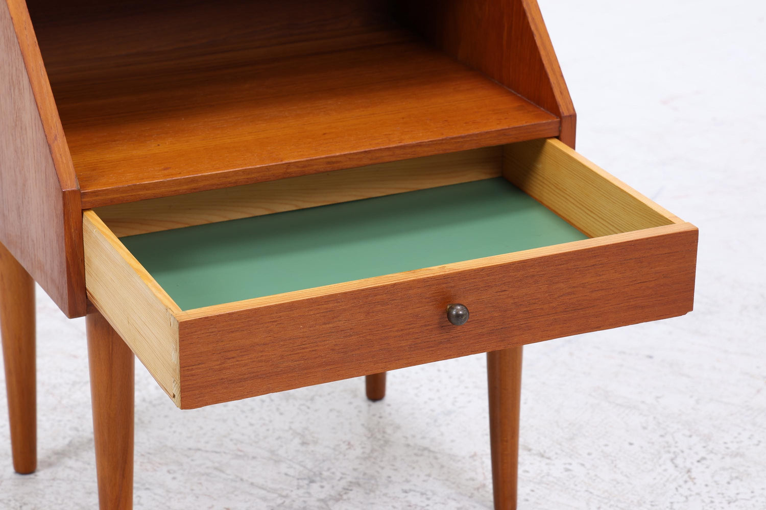 Vintage Teak Mini Kommode 60er Jahre | Danish Design Mid Century Holz Nachttisch mit Schubladen Aufbewahrung