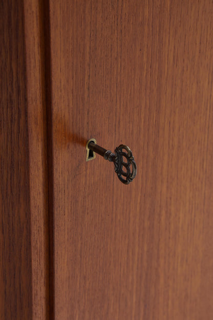 Teak Eckkommode | Vintage Mid Century | 1960er Design mit Tür und Regalboden