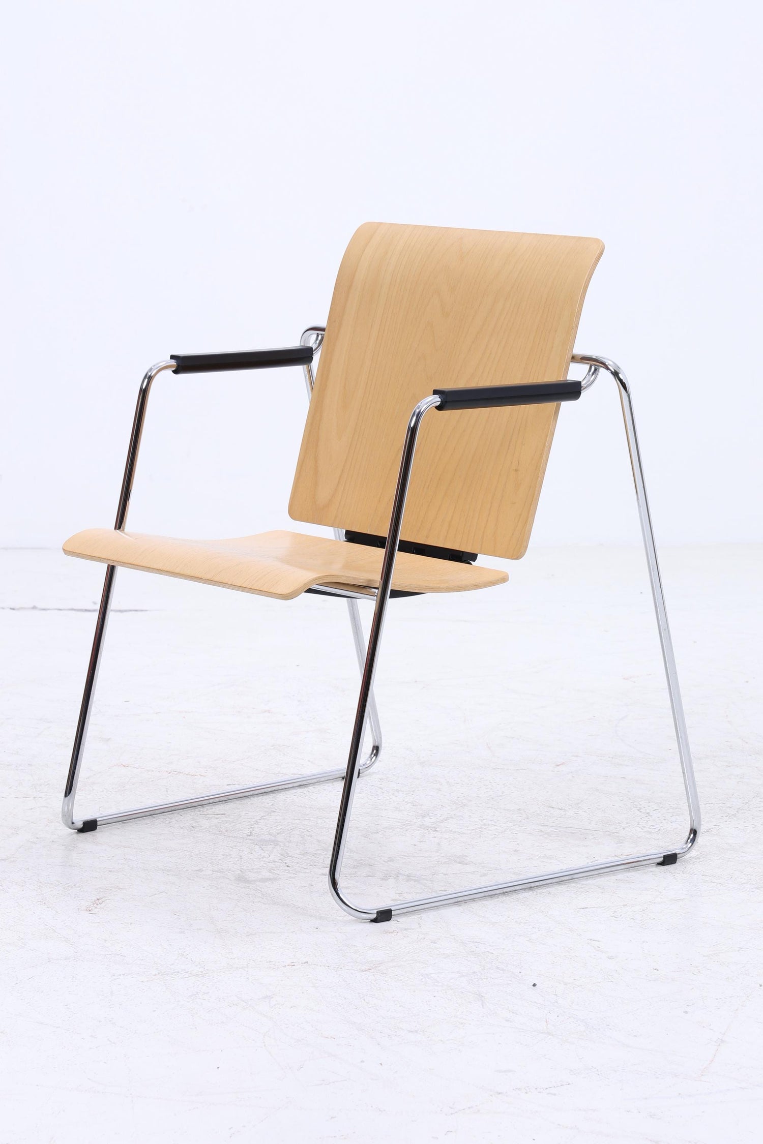 Vintage Stuhl Designklassiker | Ilian Milinov für ORT | Moderner Multifunktionsstuhl Tisch