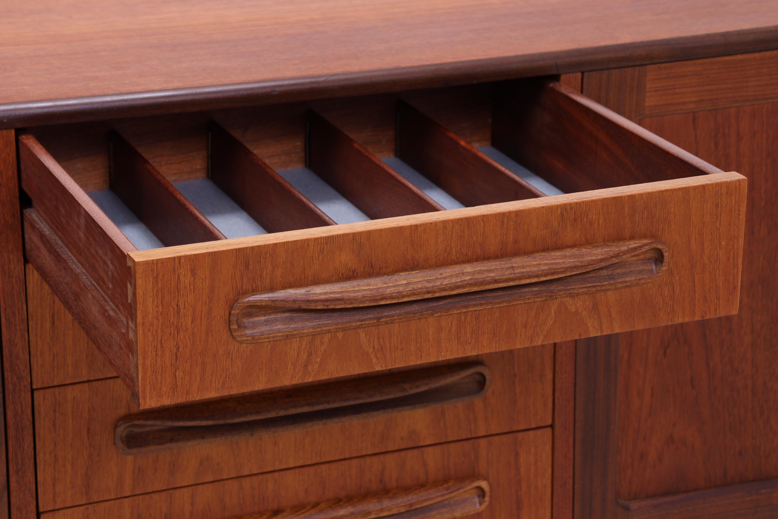 G-Plan Sideboard aus Teakholz | V. Wilkins Mid-Century Design | Vintage Kommode England