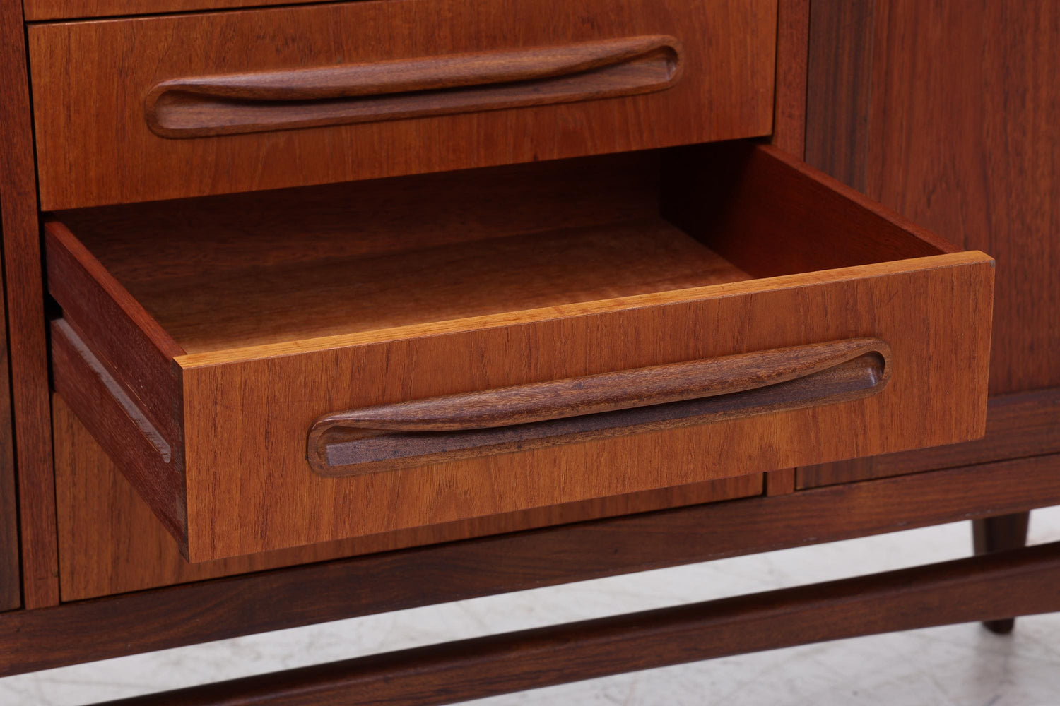 G-Plan Sideboard aus Teakholz | V. Wilkins Mid-Century Design | Vintage Kommode England