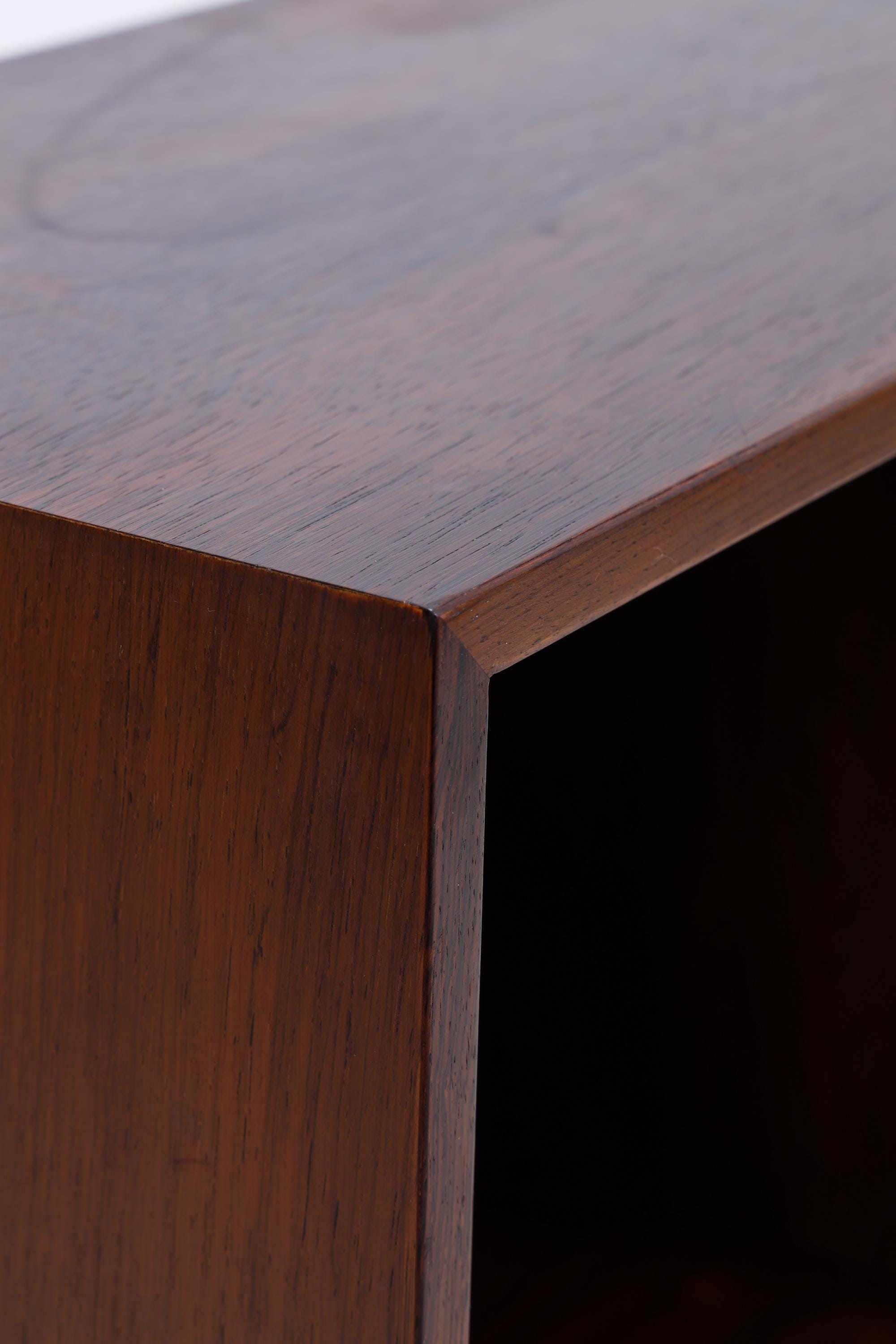 Vintage Palisander Regal | Mid-Century Bücherregal mit schwarzen Beinen | Skandinavisches Design 1960er