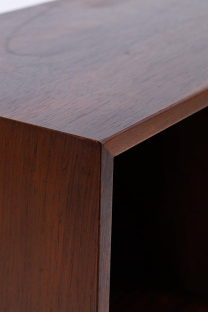 Vintage Palisander Regal | Mid-Century Bücherregal mit schwarzen Beinen | Skandinavisches Design 1960er